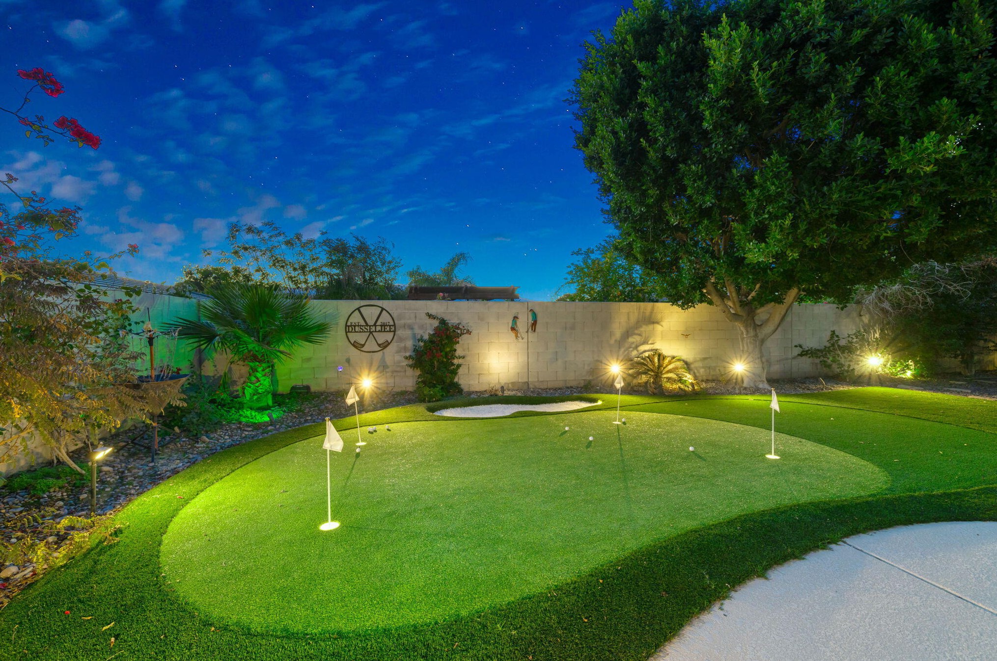 21 Paris Way, Rancho Mirage CA  92270-2723 exterior