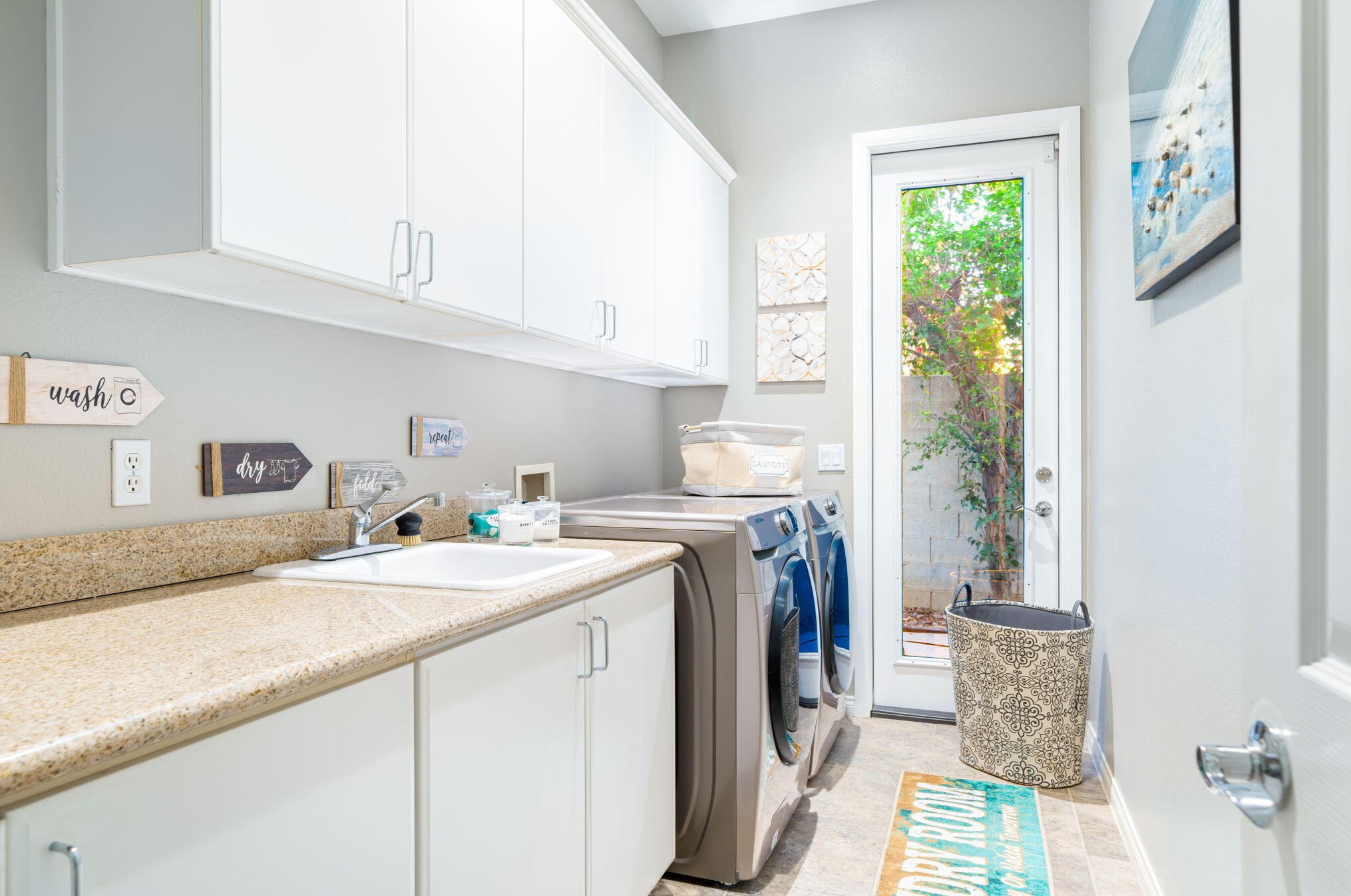 21 Paris Way, Rancho Mirage CA  92270-2721 exterior