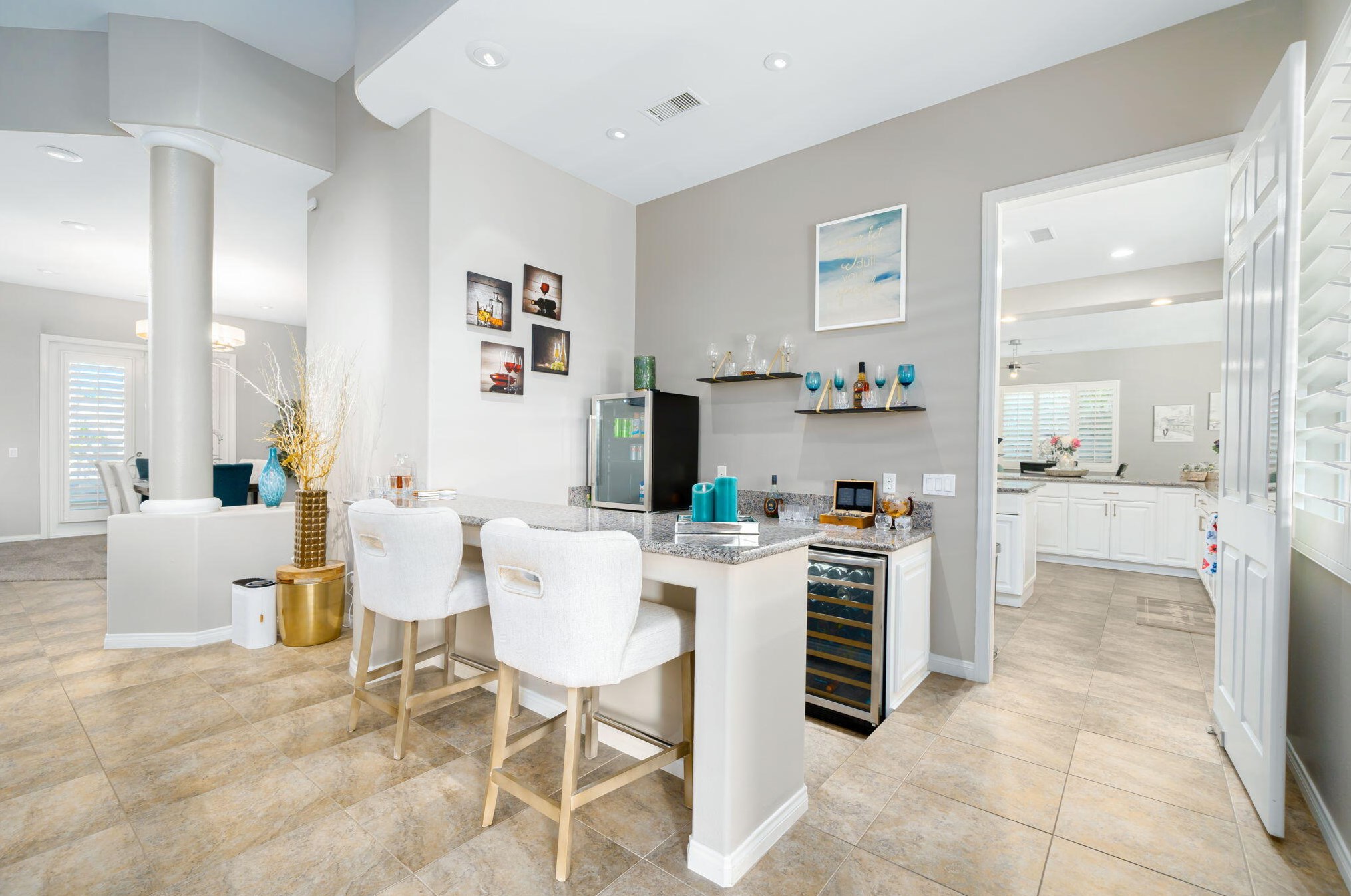 21 Paris Way, Rancho Mirage CA  92270-2721 exterior