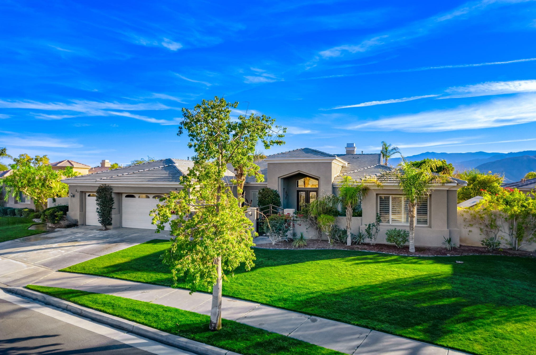 21 Paris Way, Rancho Mirage CA  92270-2721 exterior