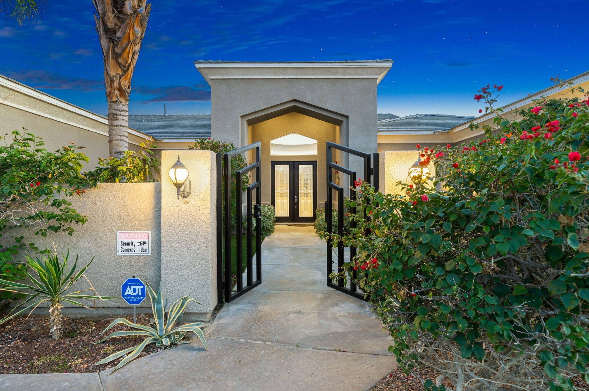 21 Paris Way, Rancho Mirage CA  92270-2721 exterior