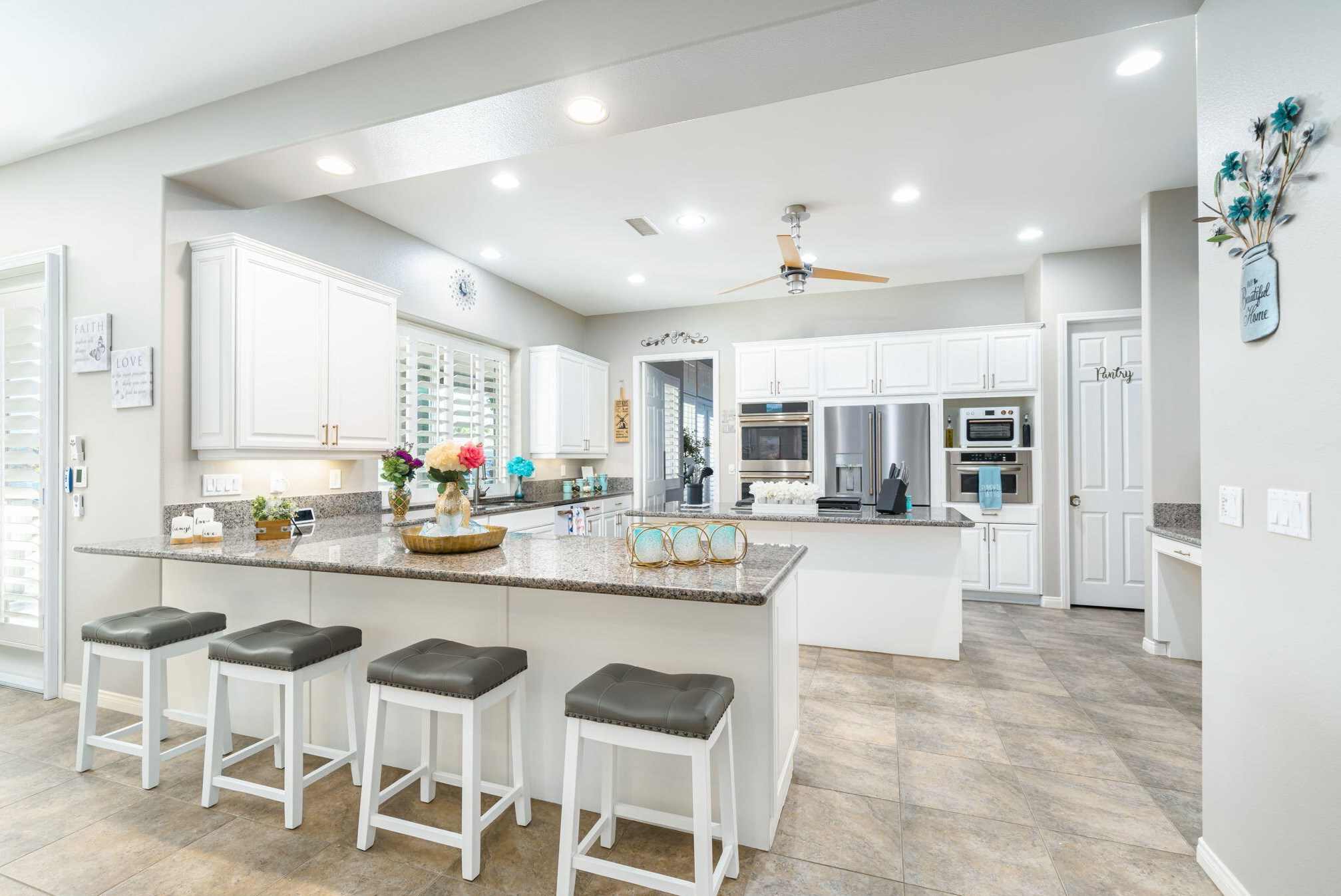 21 Paris Way, Rancho Mirage CA  92270-2721 exterior