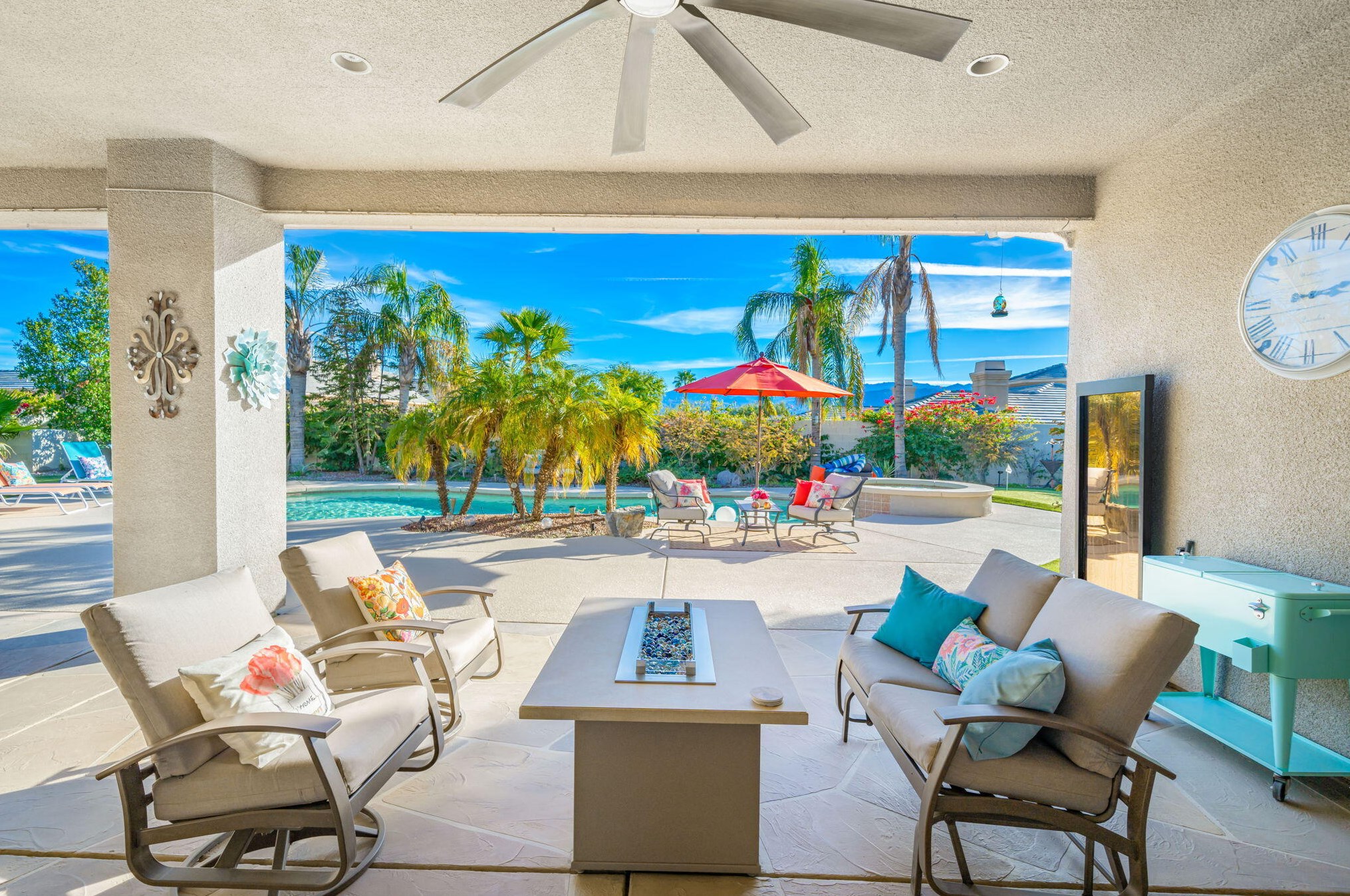 21 Paris Way, Rancho Mirage CA  92270-2721 exterior