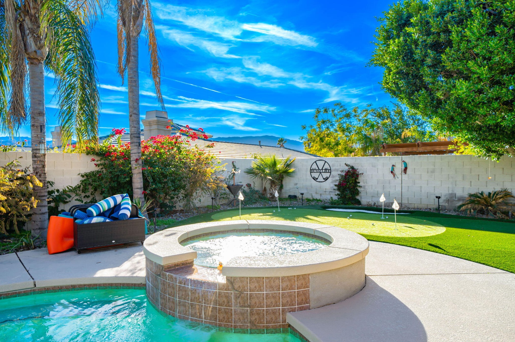 21 Paris Way, Rancho Mirage CA  92270-2721 exterior