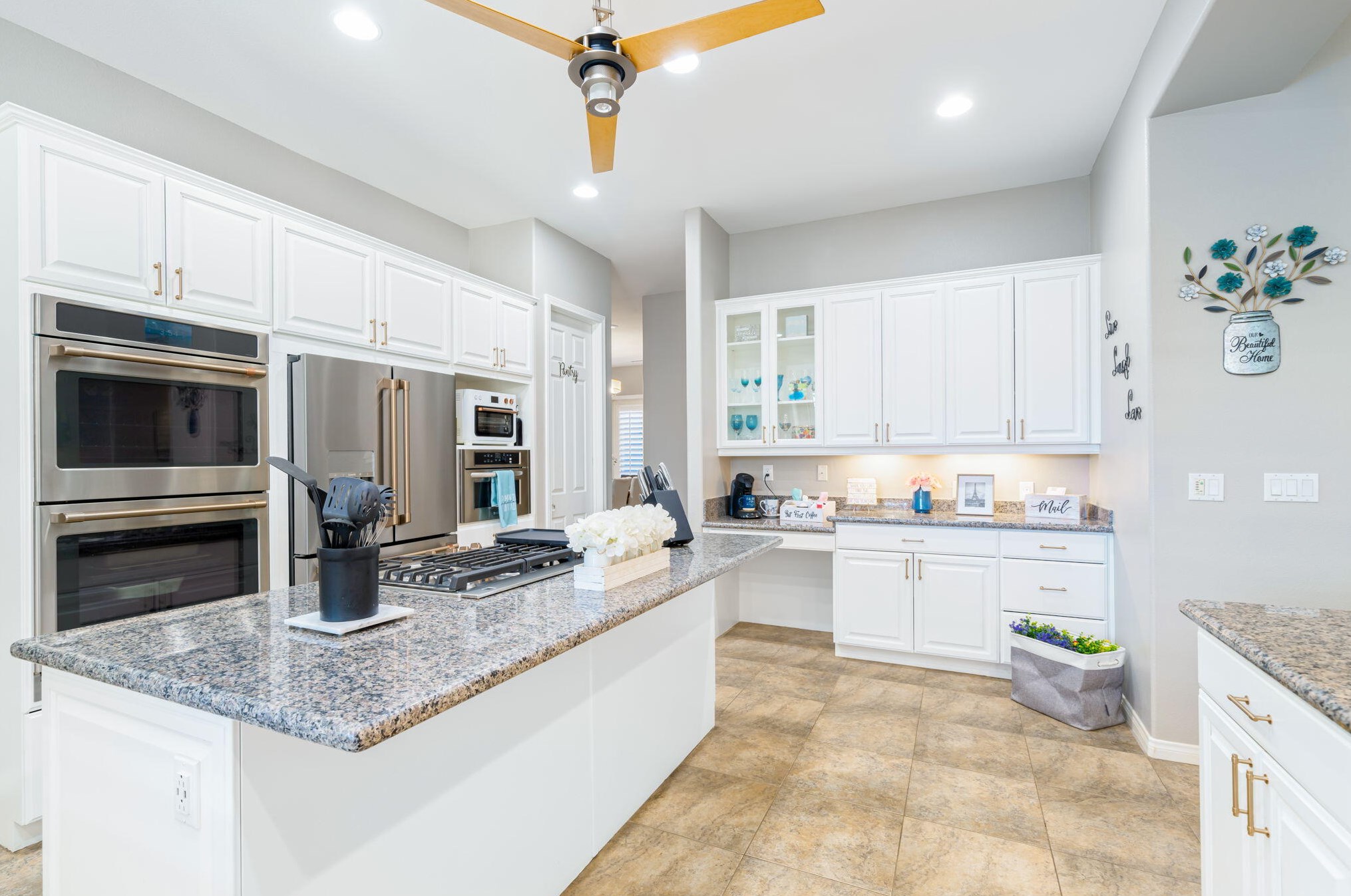 21 Paris Way, Rancho Mirage CA  92270-2721 exterior