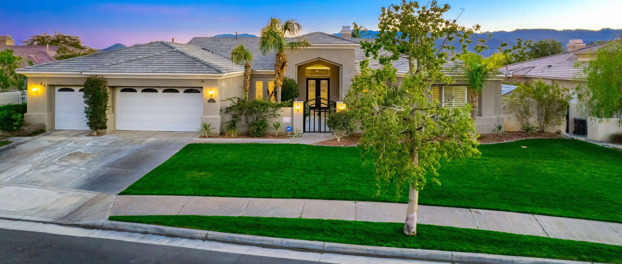 21 Paris Way, Rancho Mirage CA  92270-2721 exterior