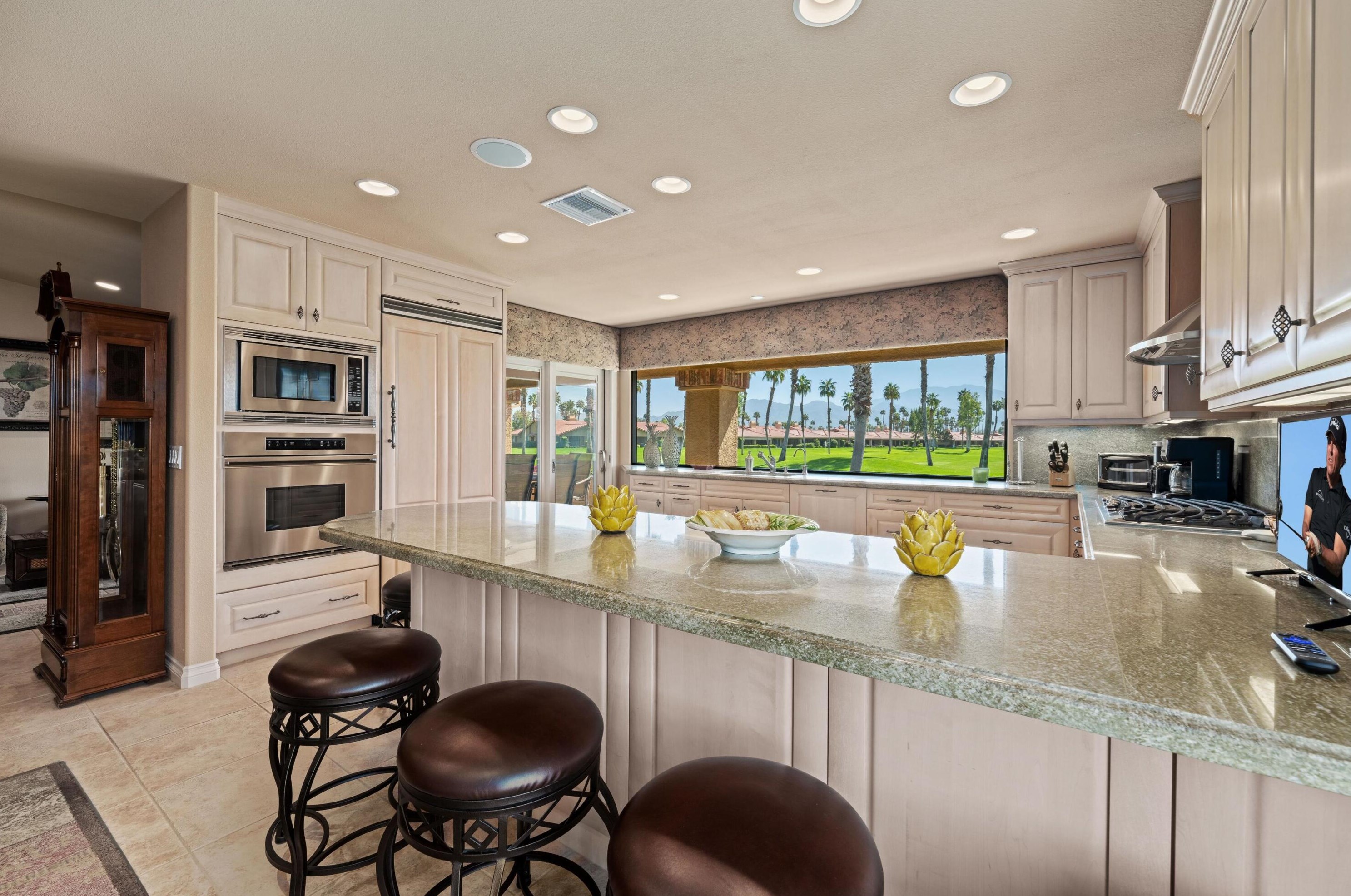143 Camino Arroyo, Palm Desert, CA 92260-0324
