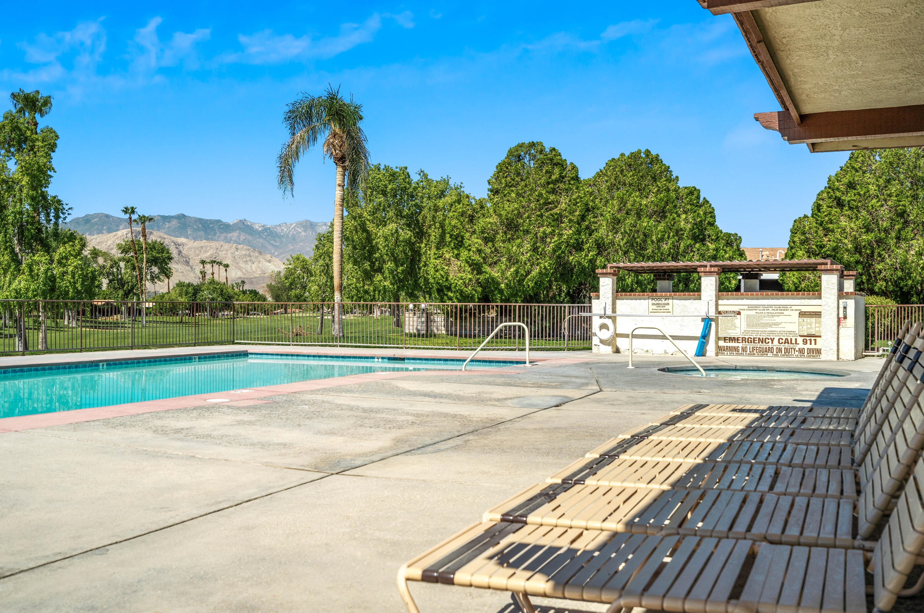 73450 Country Club Dr, Palm Desert CA  92260-8601 exterior