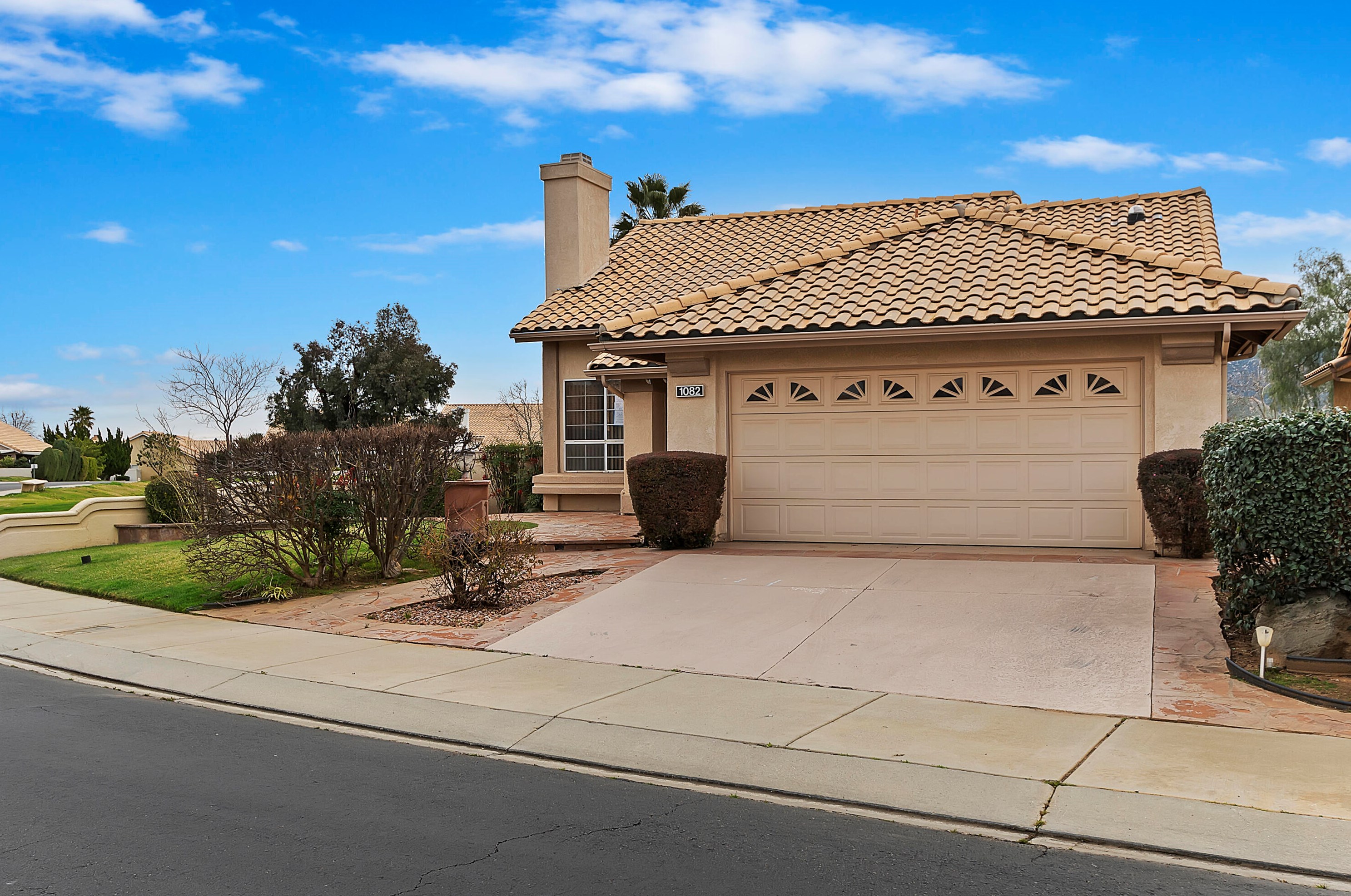 1082 Fairway Oaks Ave, Banning, CA 92220