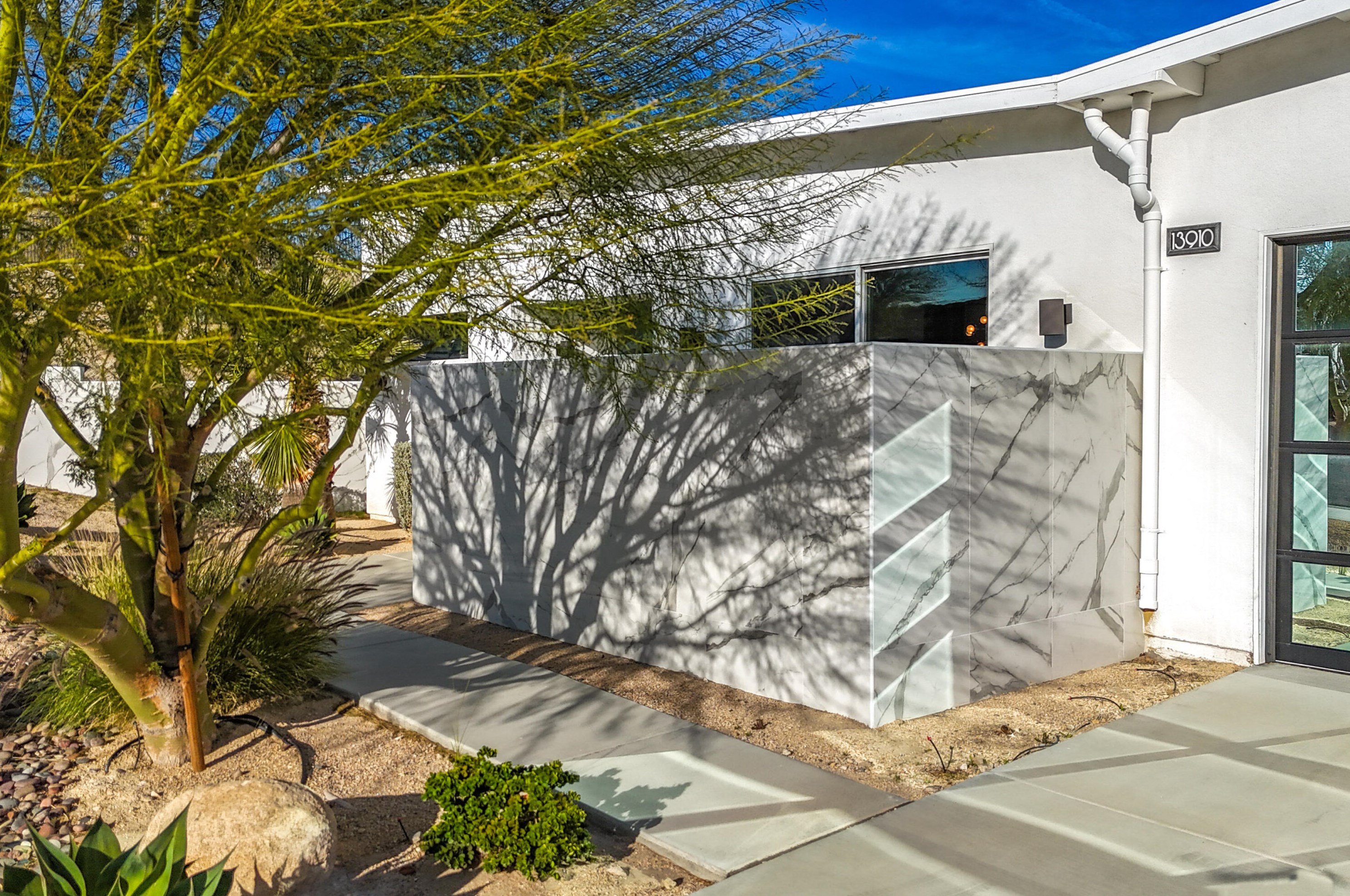 13910 Valley View Ct, Desert Hot Springs CA  92240-6585 exterior