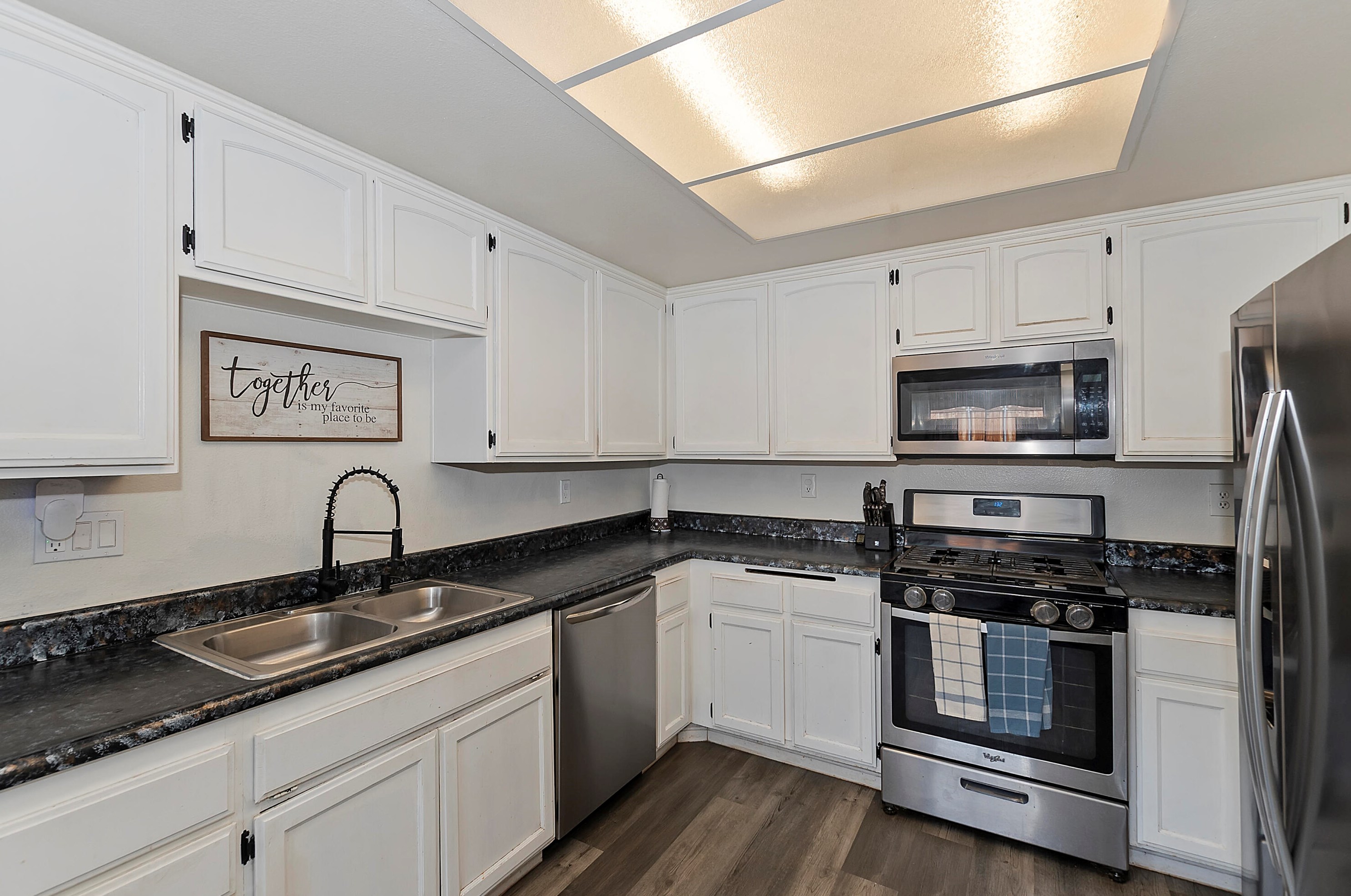 5260 Camino Real, Riverside CA  92509-5408 exterior
