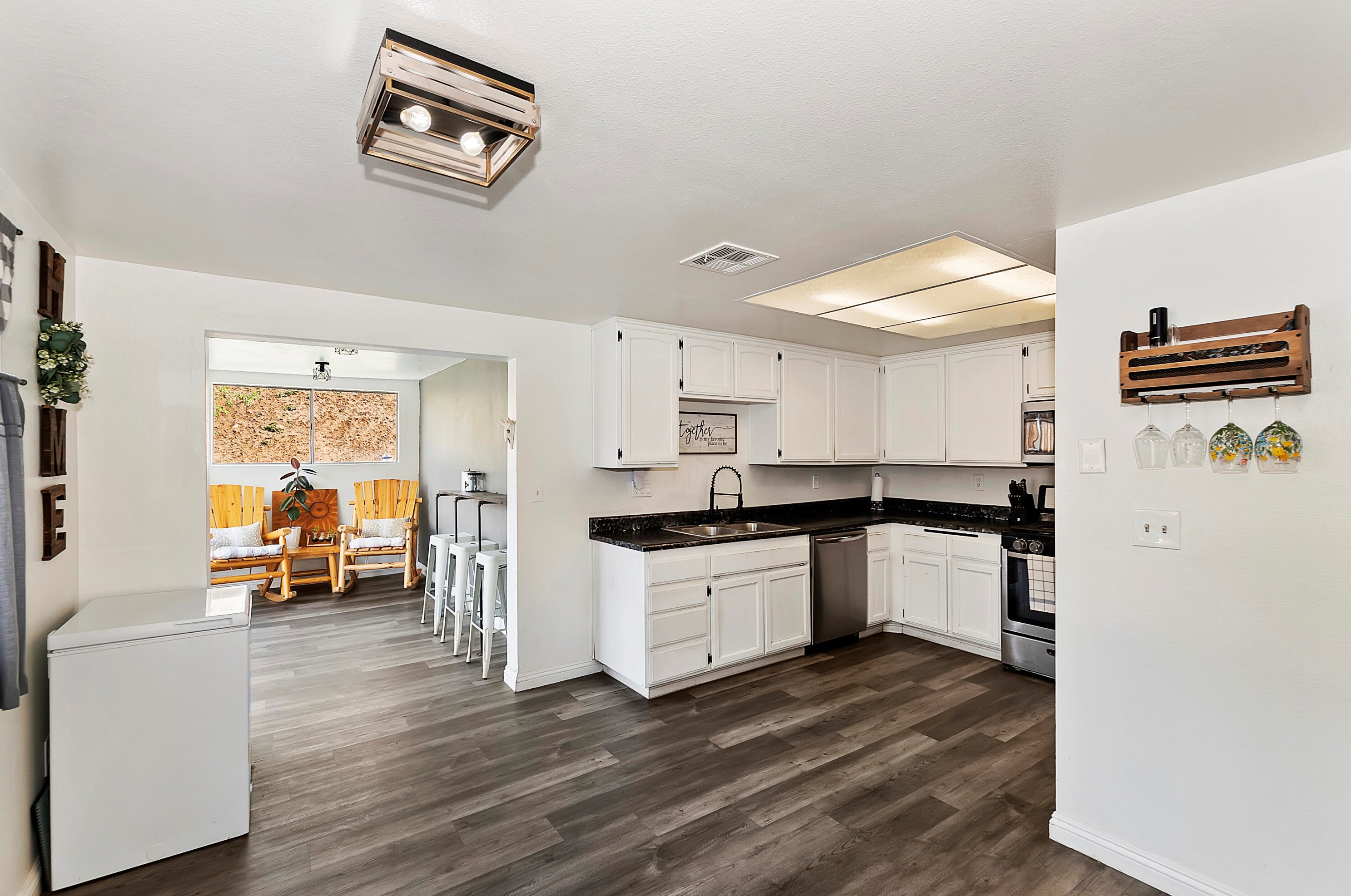 5260 Camino Real, Riverside CA  92509-5408 exterior