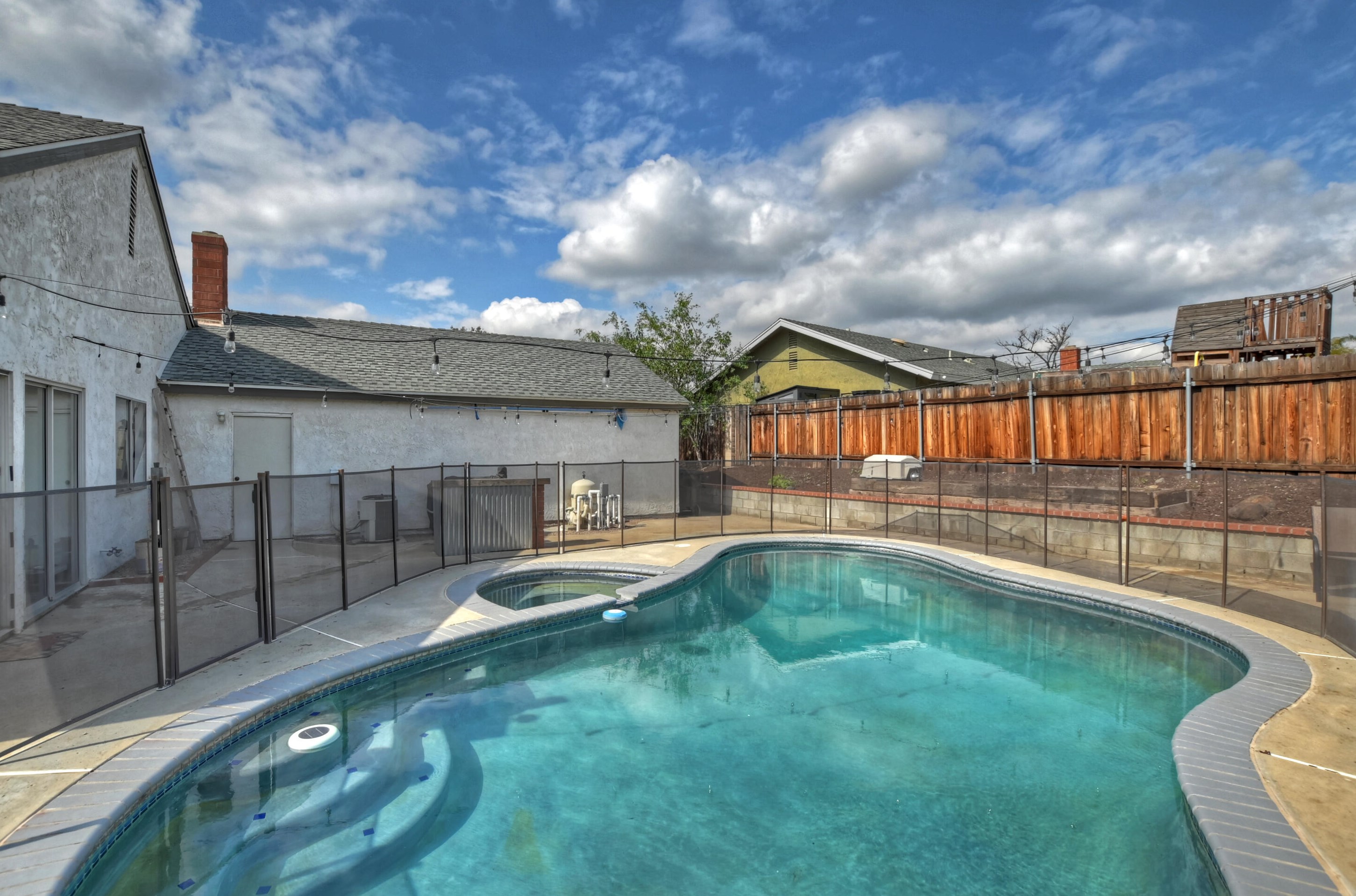 5260 Camino Real, Riverside CA  92509-5408 exterior
