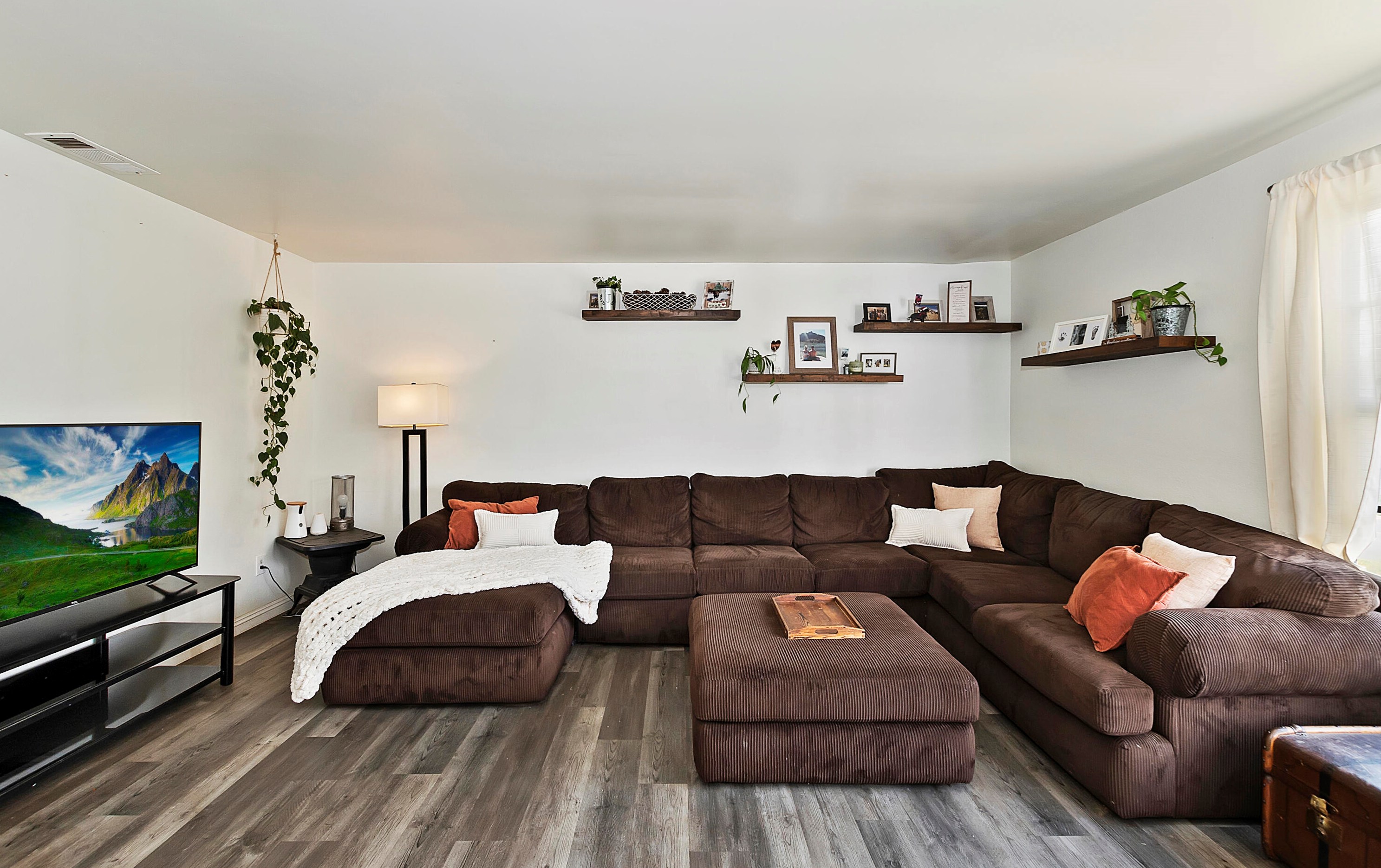 5260 Camino Real, Riverside CA  92509-5408 exterior