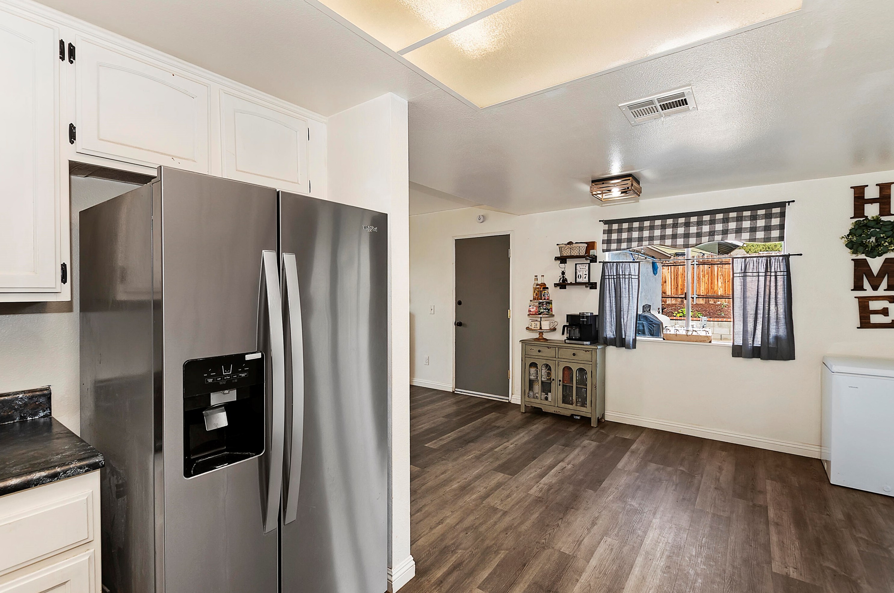 5260 Camino Real, Riverside CA  92509-5408 exterior