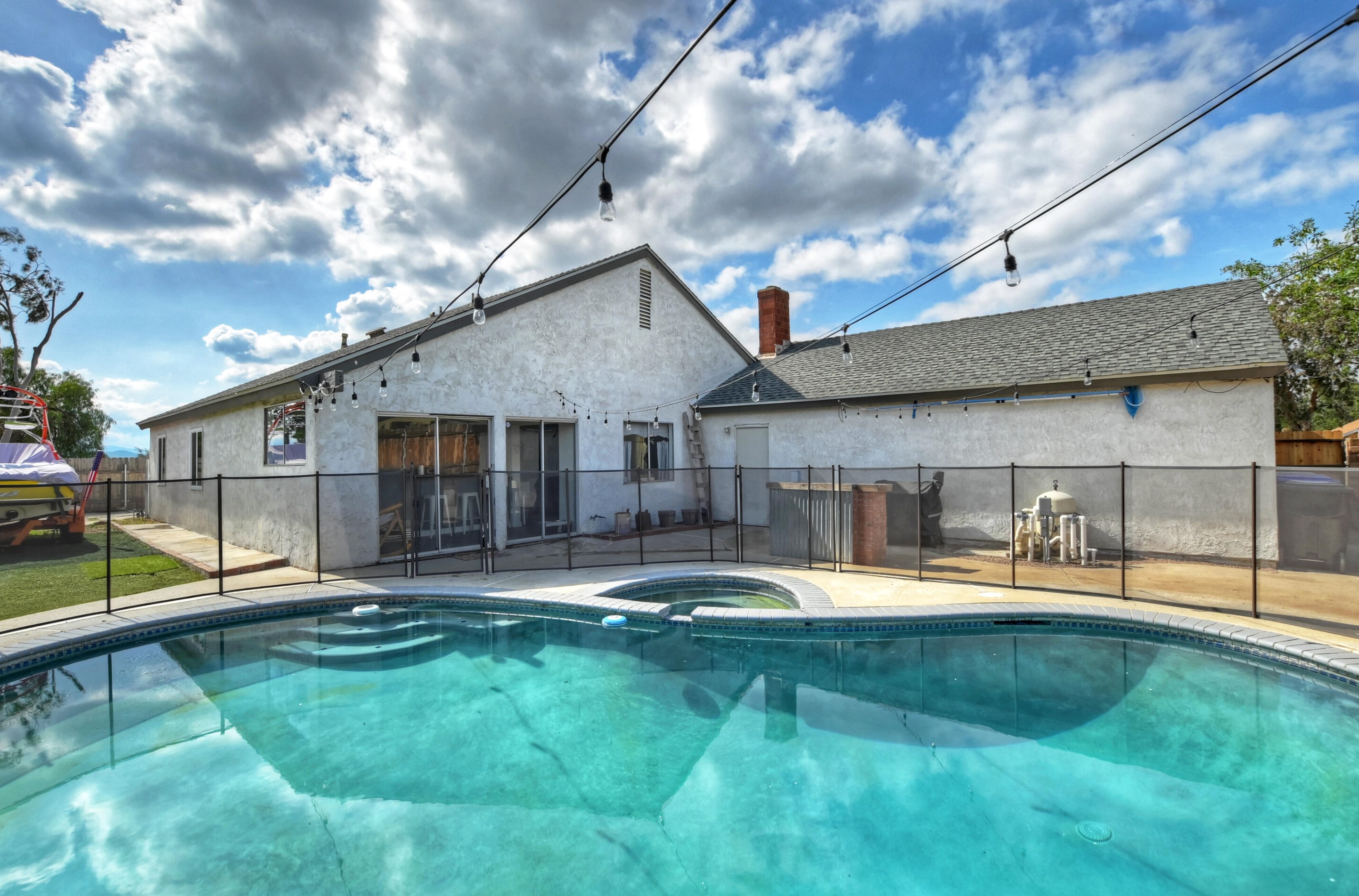 5260 Camino Real, Riverside CA  92509-5408 exterior