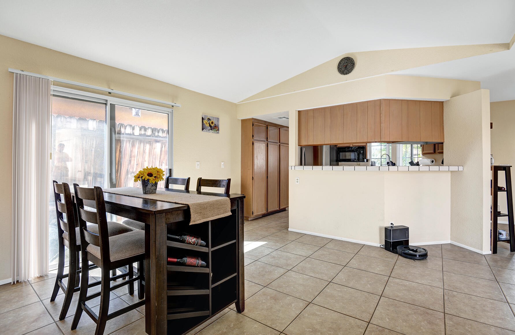 53700 Avenida Vallejo, La Quinta CA  92253-3554 exterior