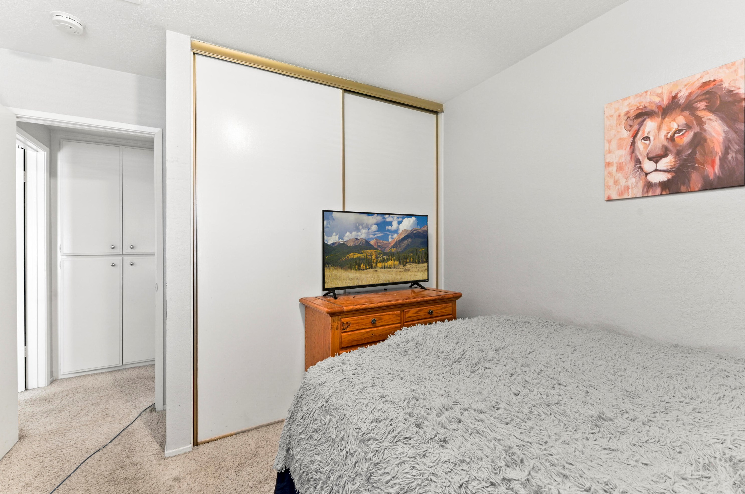 2856 Tropicana Dr, Riverside CA  92504-4282 exterior