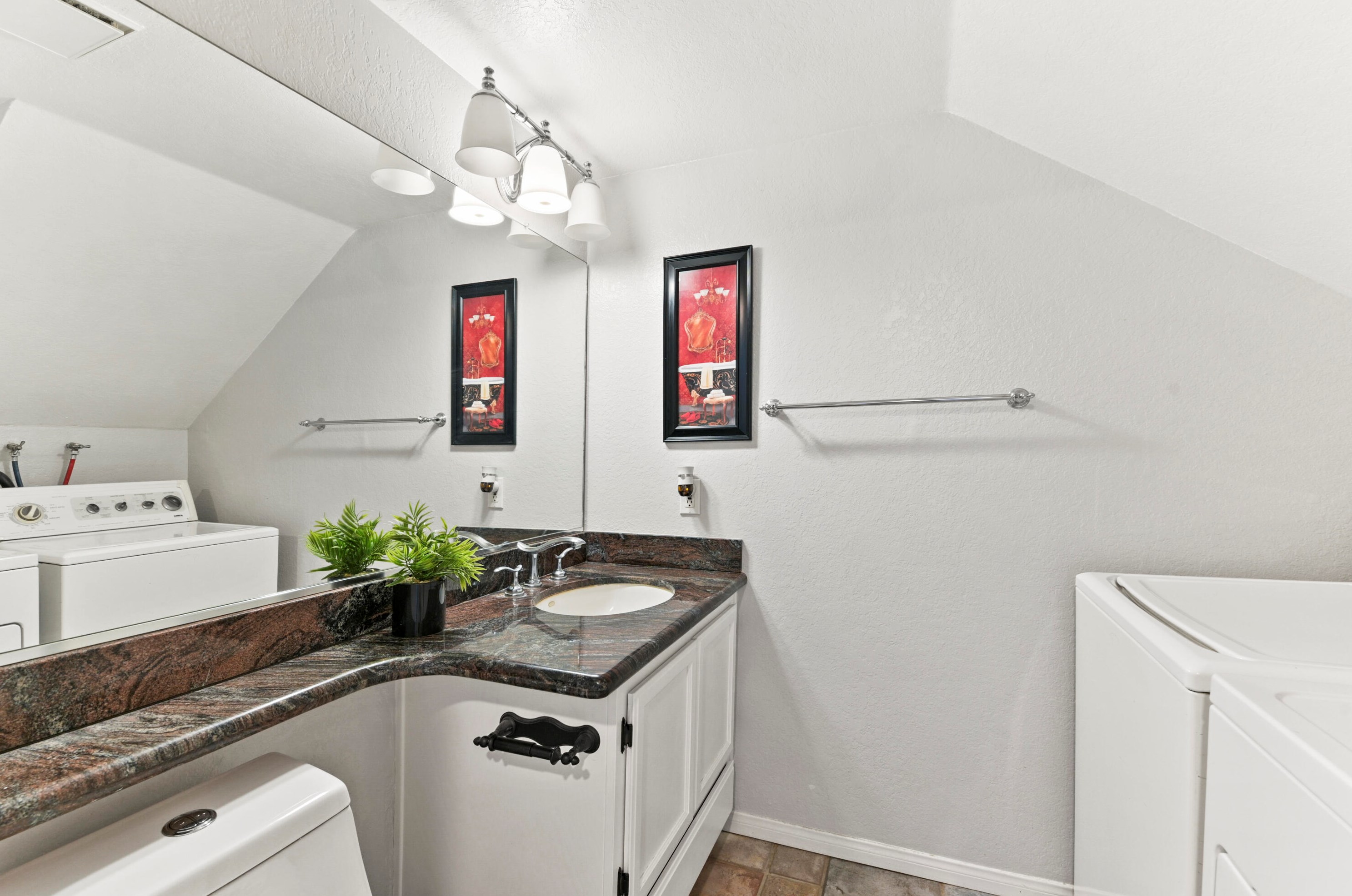 2856 Tropicana Dr, Riverside CA  92504-4282 exterior