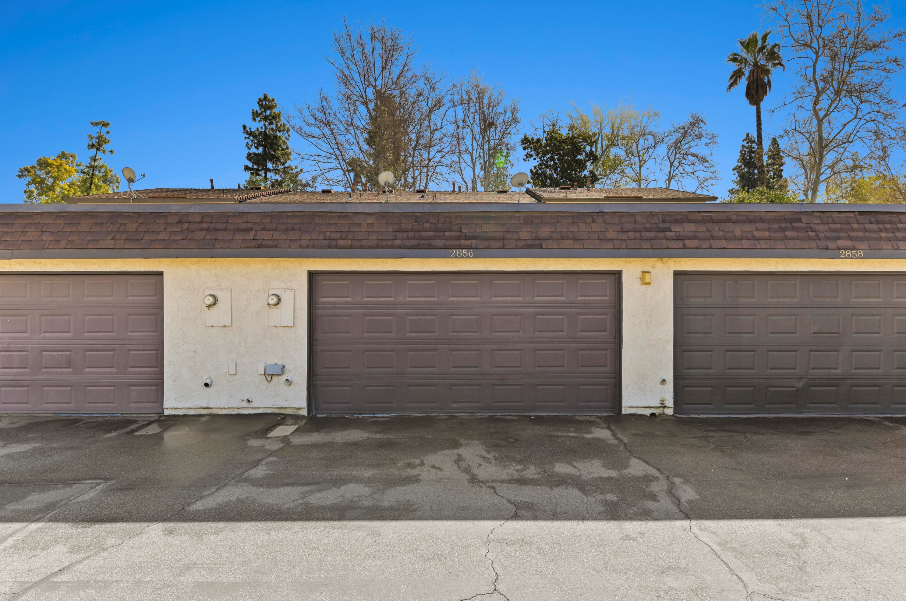 2856 Tropicana Dr, Riverside CA  92504-4282 exterior