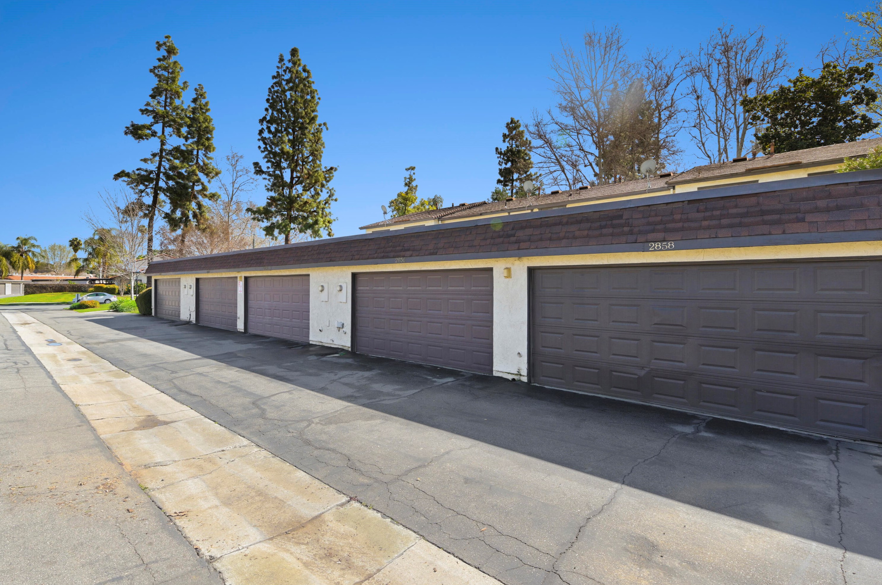 2856 Tropicana Dr, Riverside CA  92504-4282 exterior