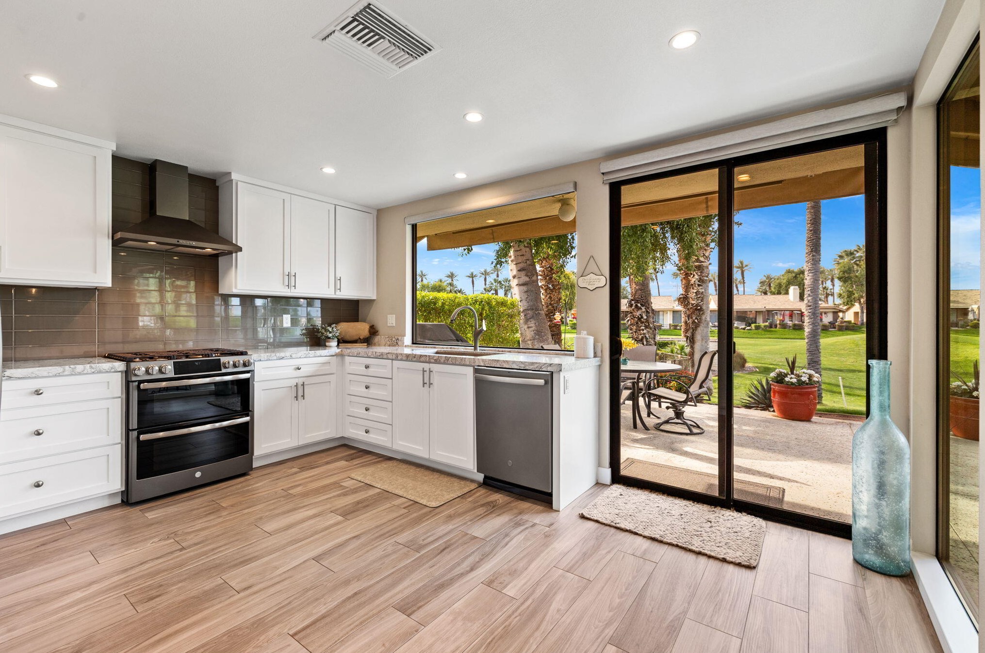 253 Calle Del Verano, Palm Desert, CA 92260-2107
