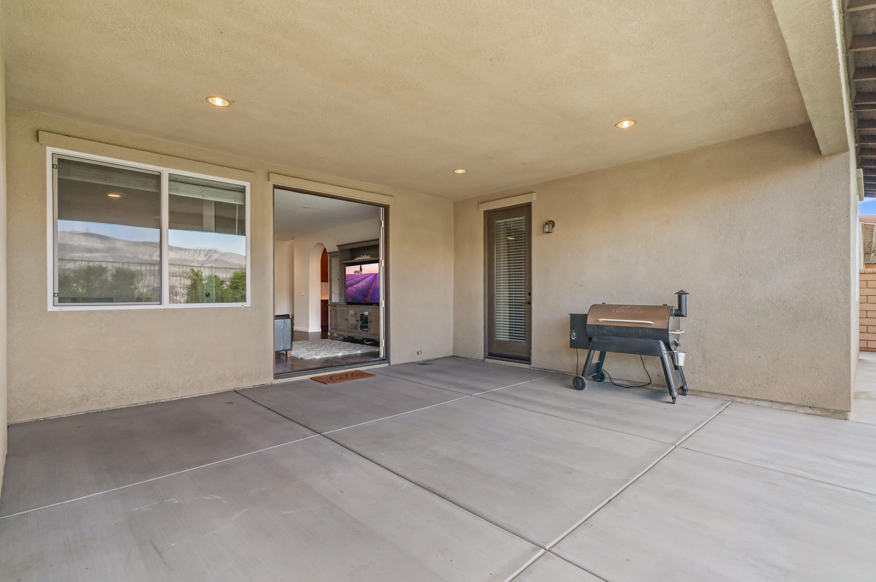 82832 Mount Riley Dr, Indio CA  92203-3893 exterior