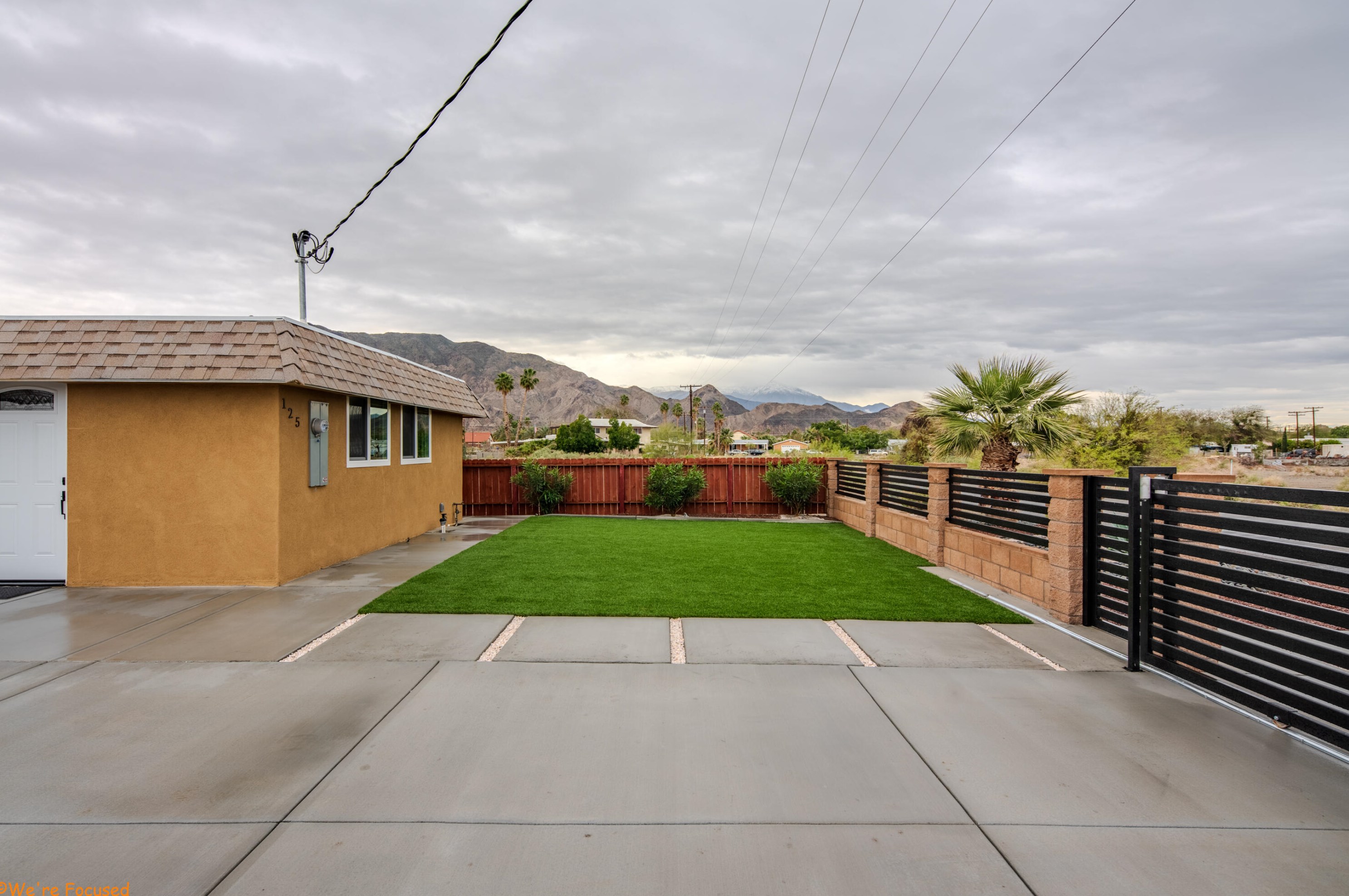 125 Marseille Ln, Thermal, CA 92274