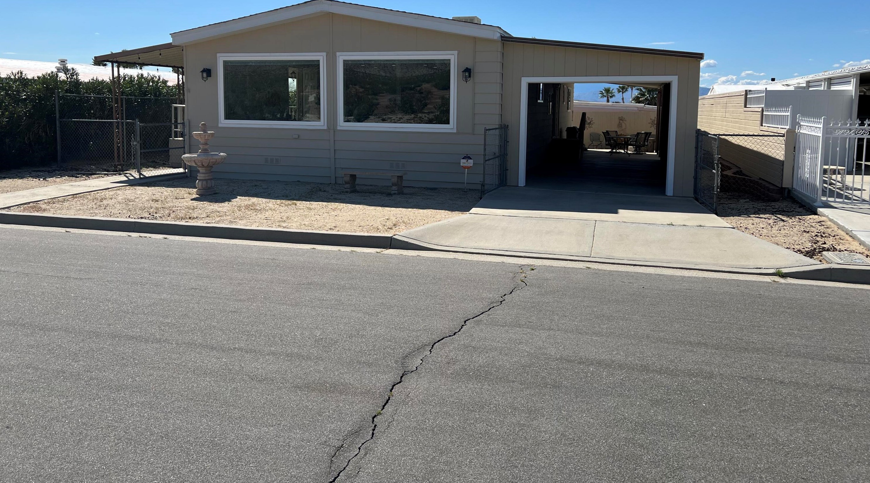 69641 Country Club Dr, Desert Hot Springs, CA 92241