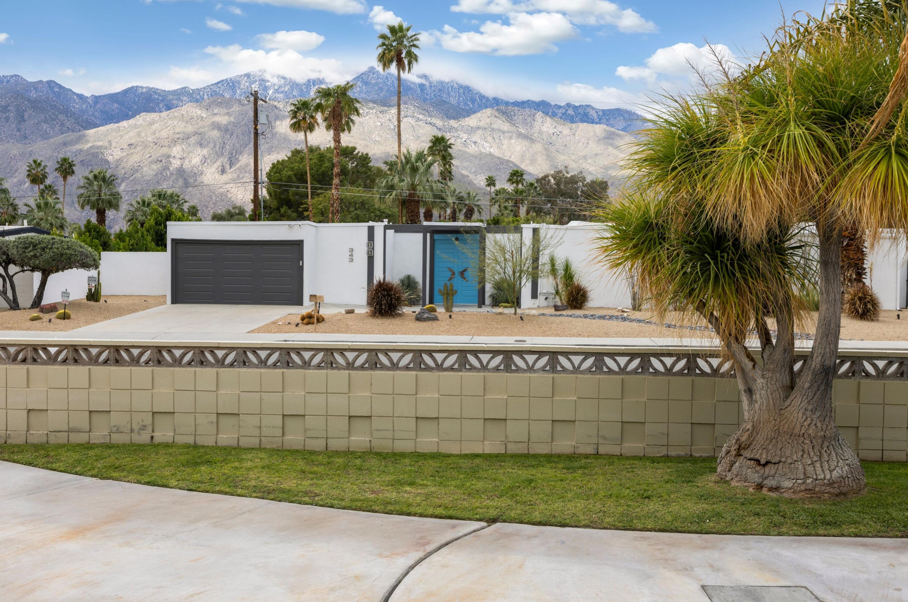 342 Orchid Tree Ln, Palm Springs, CA 92262-0329