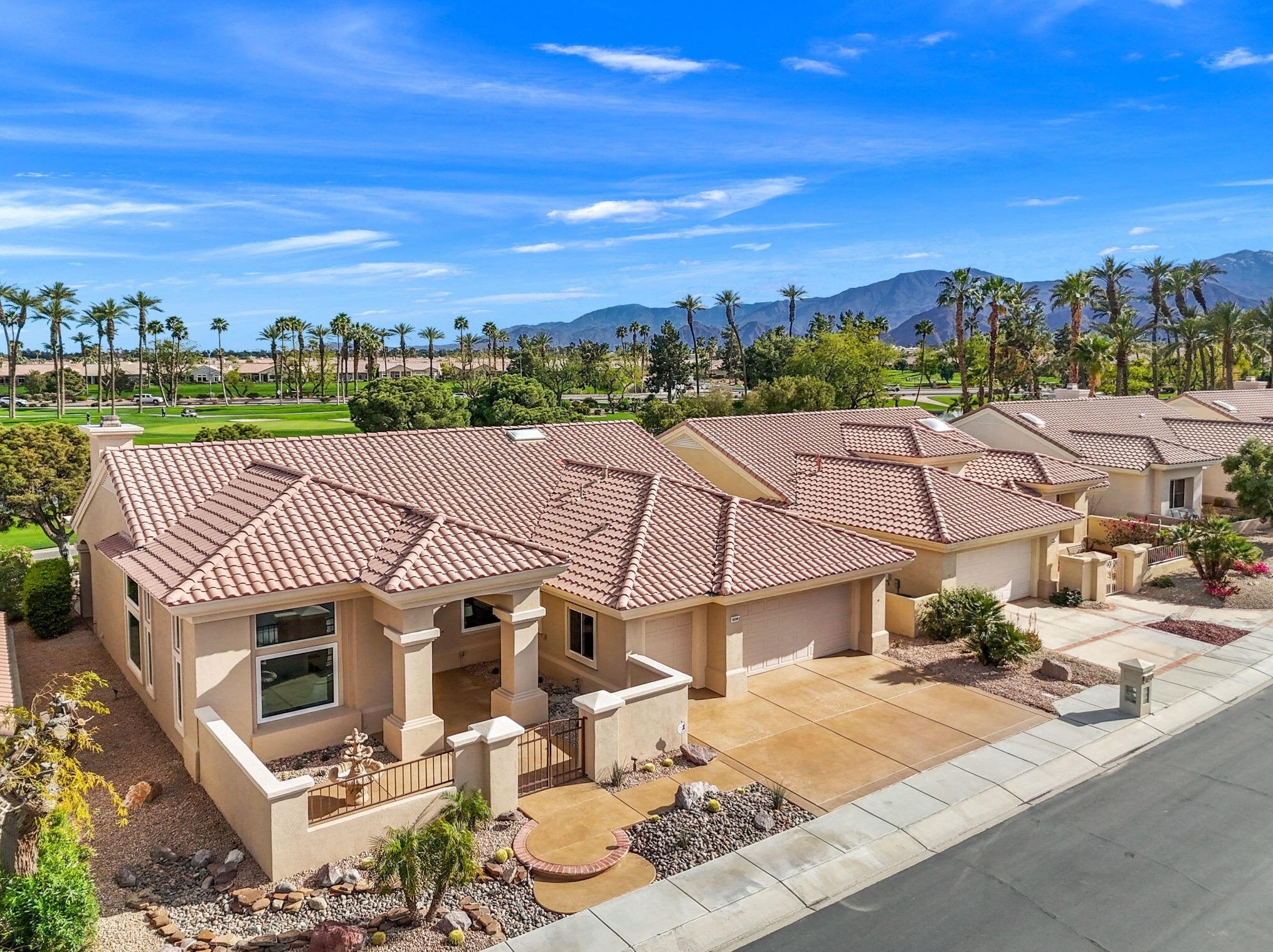 38280 Sunny Days Dr, Palm Desert, CA 92211-1204