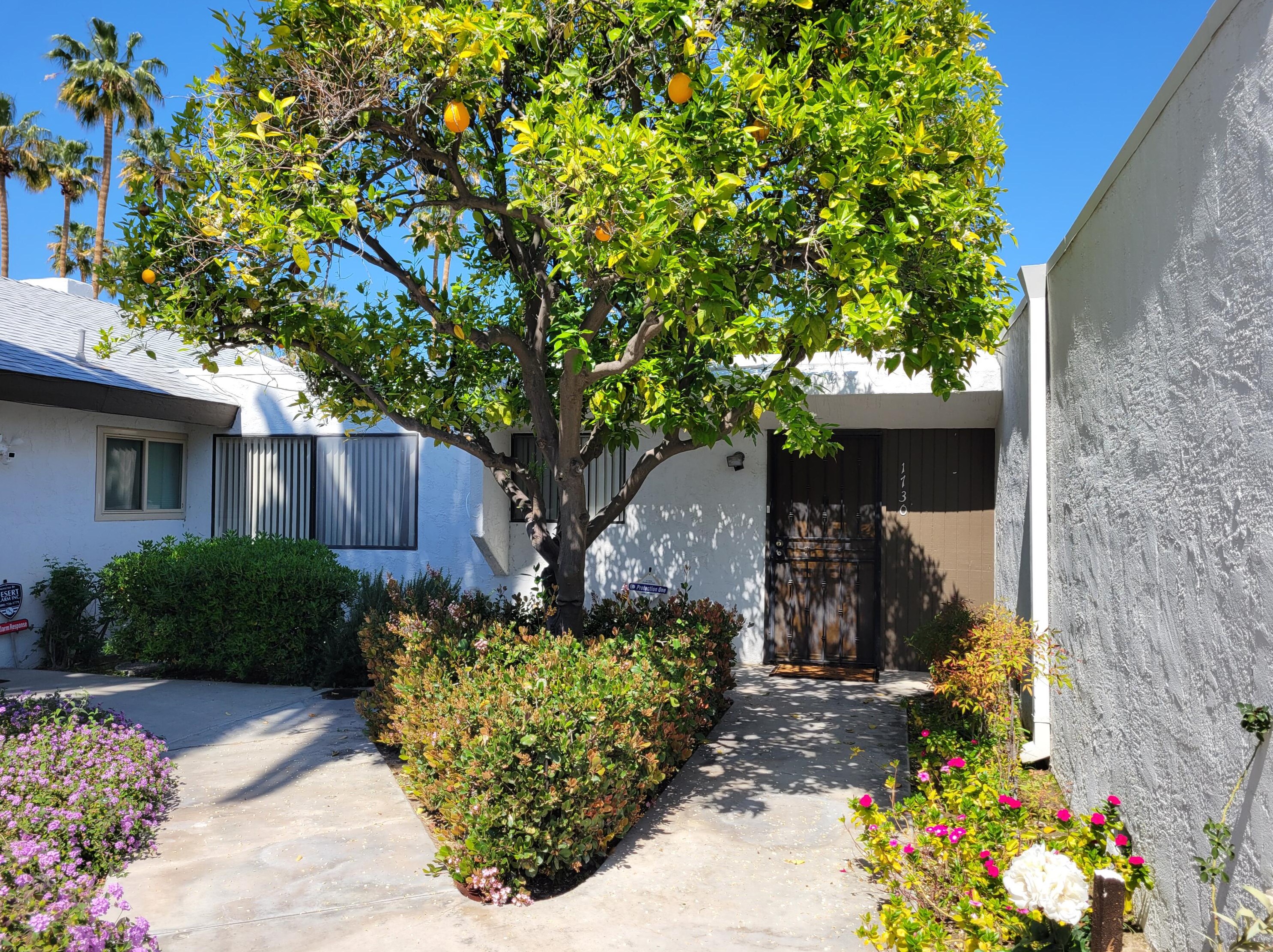 1730 Capri Cir, Palm Springs, CA 92264-8695