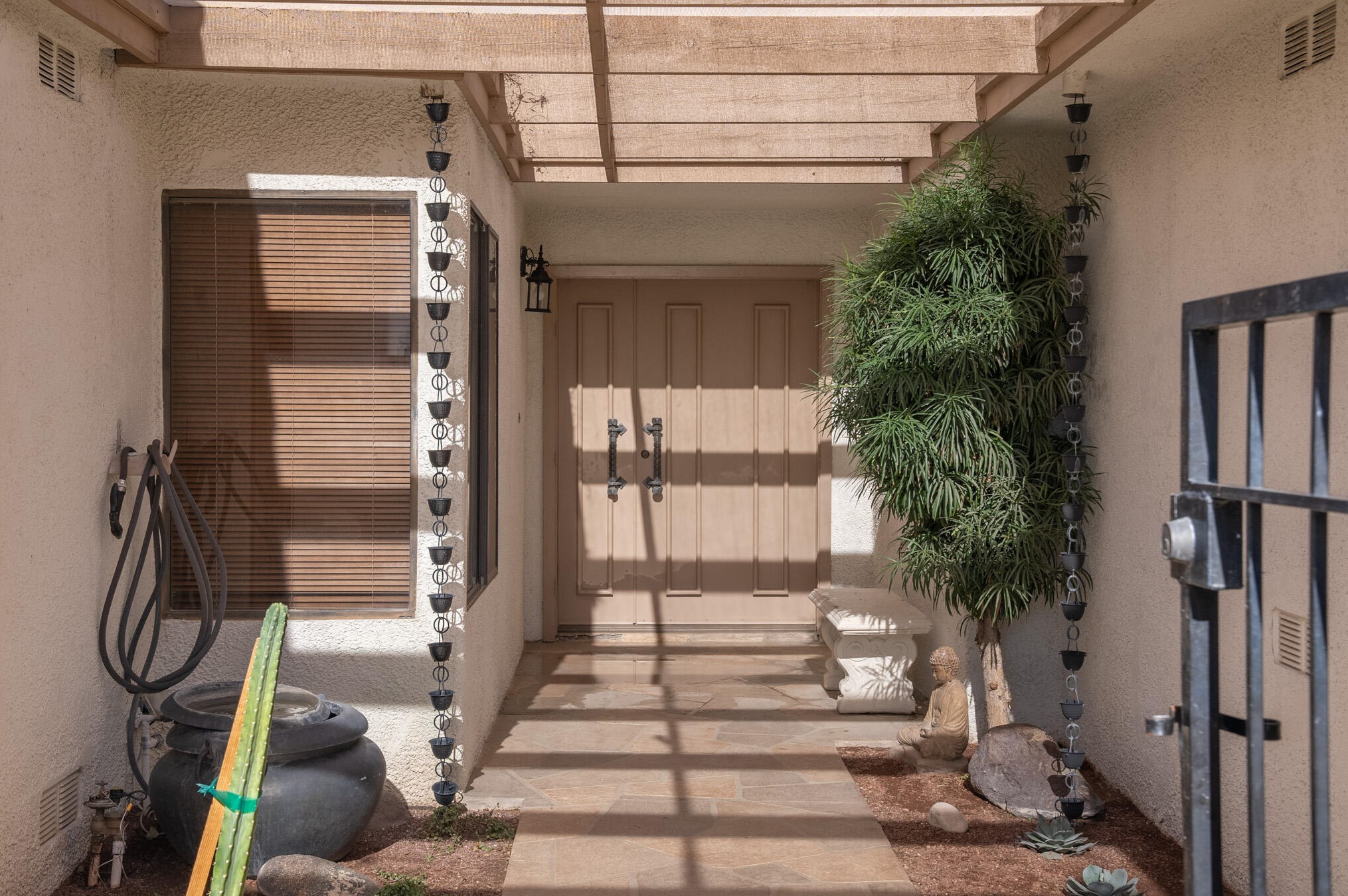 95 Durango Cir, Rancho Mirage, CA 92270-4803