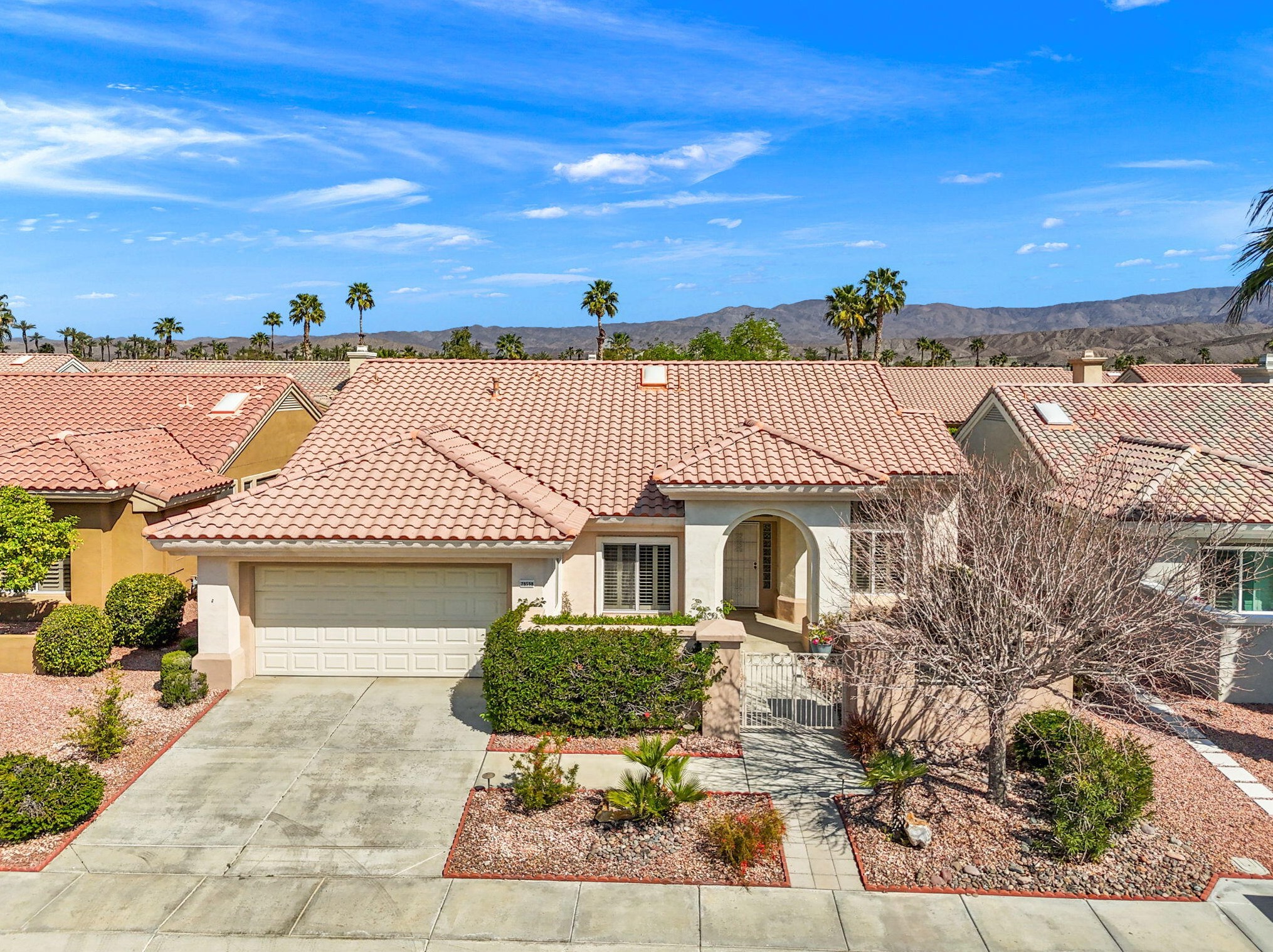 78598 Waterfall Dr, Palm Desert, CA 92211-1449
