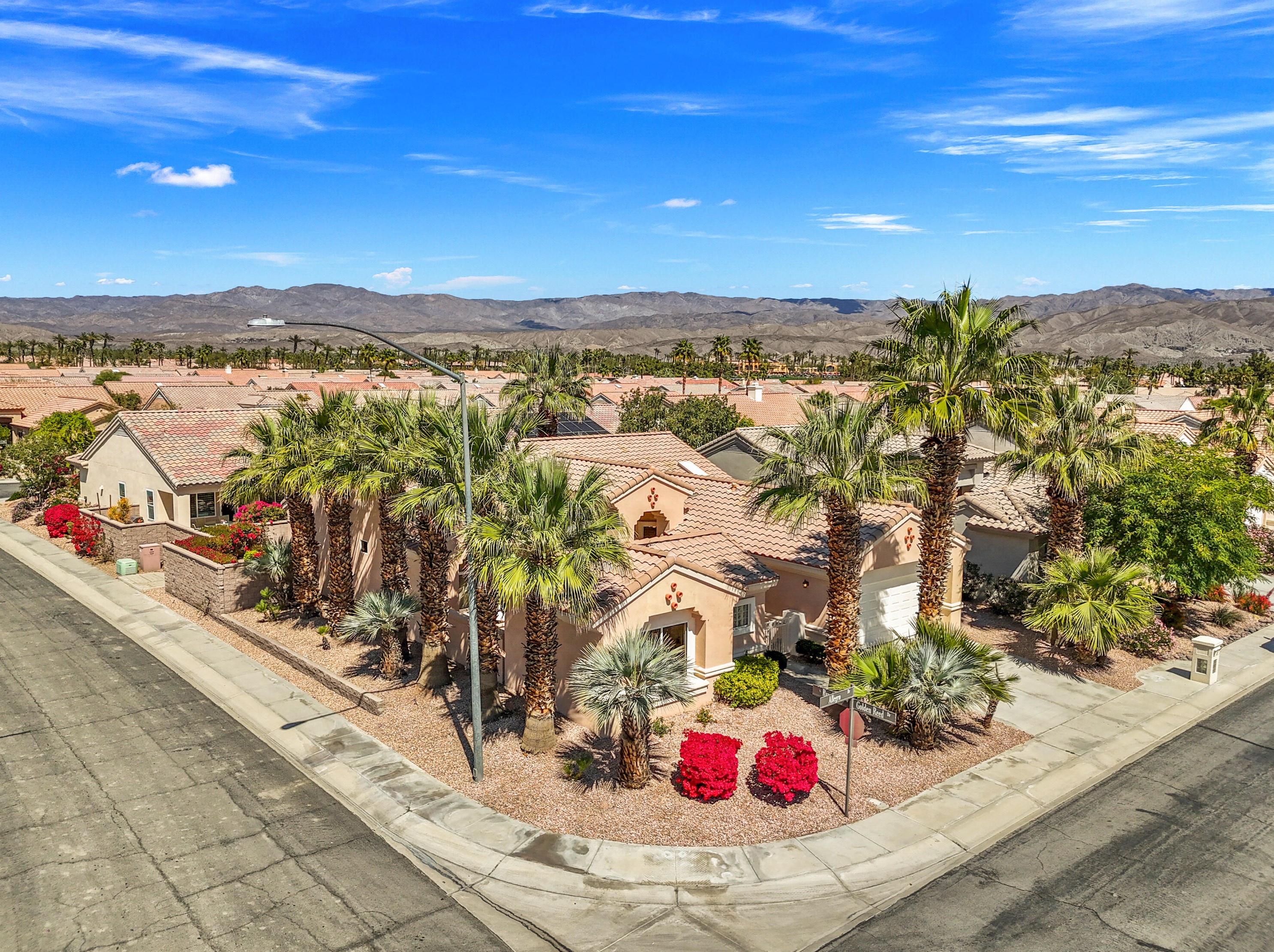 78208 Allegro Dr, Palm Desert, CA 92211-1893