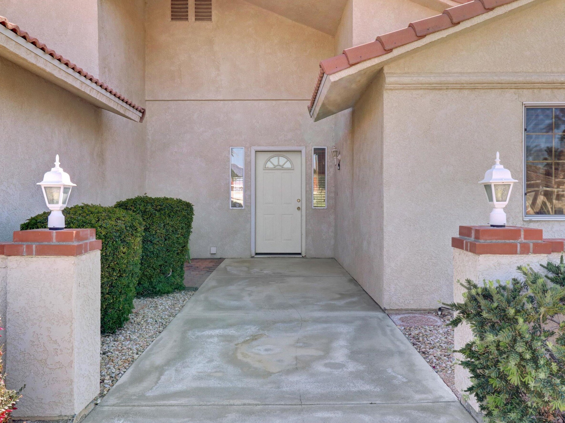 9870 Warwick Dr, Desert Hot Springs, CA 92240