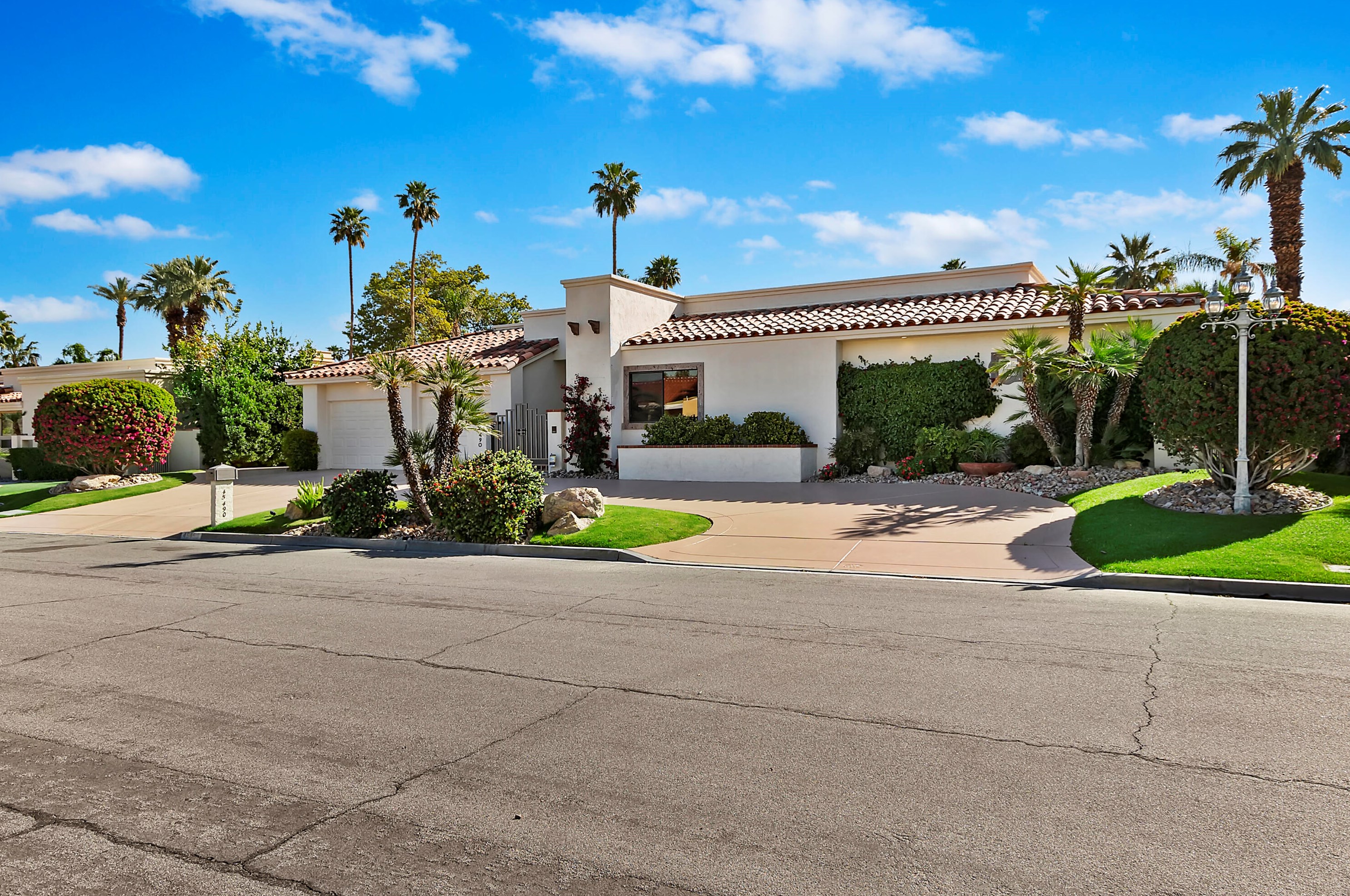 45490 Apache Rd, Palm Desert, CA 92210-8715