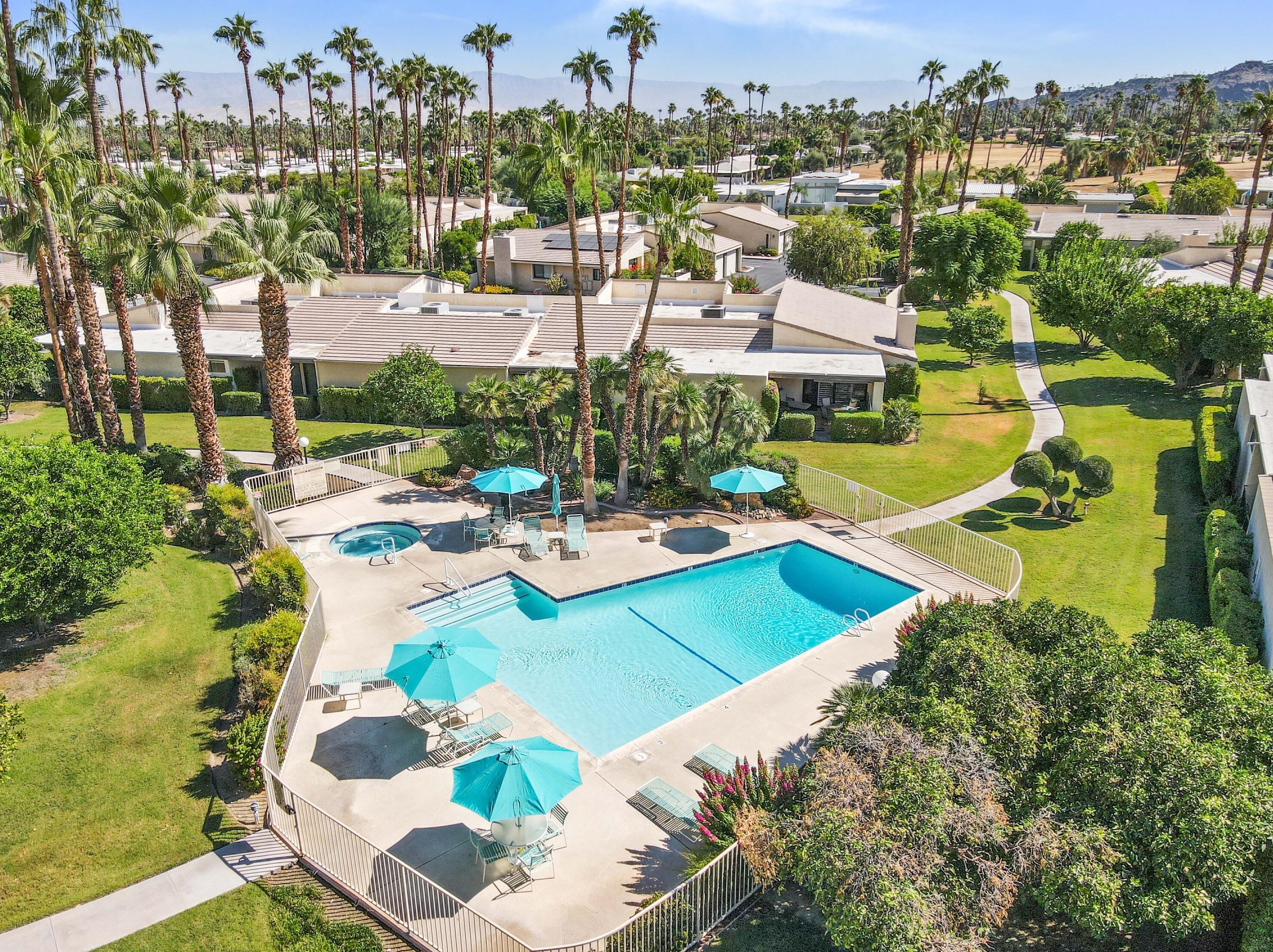 419 Via Ensenada Cir, Palm Springs, CA 92264-9044