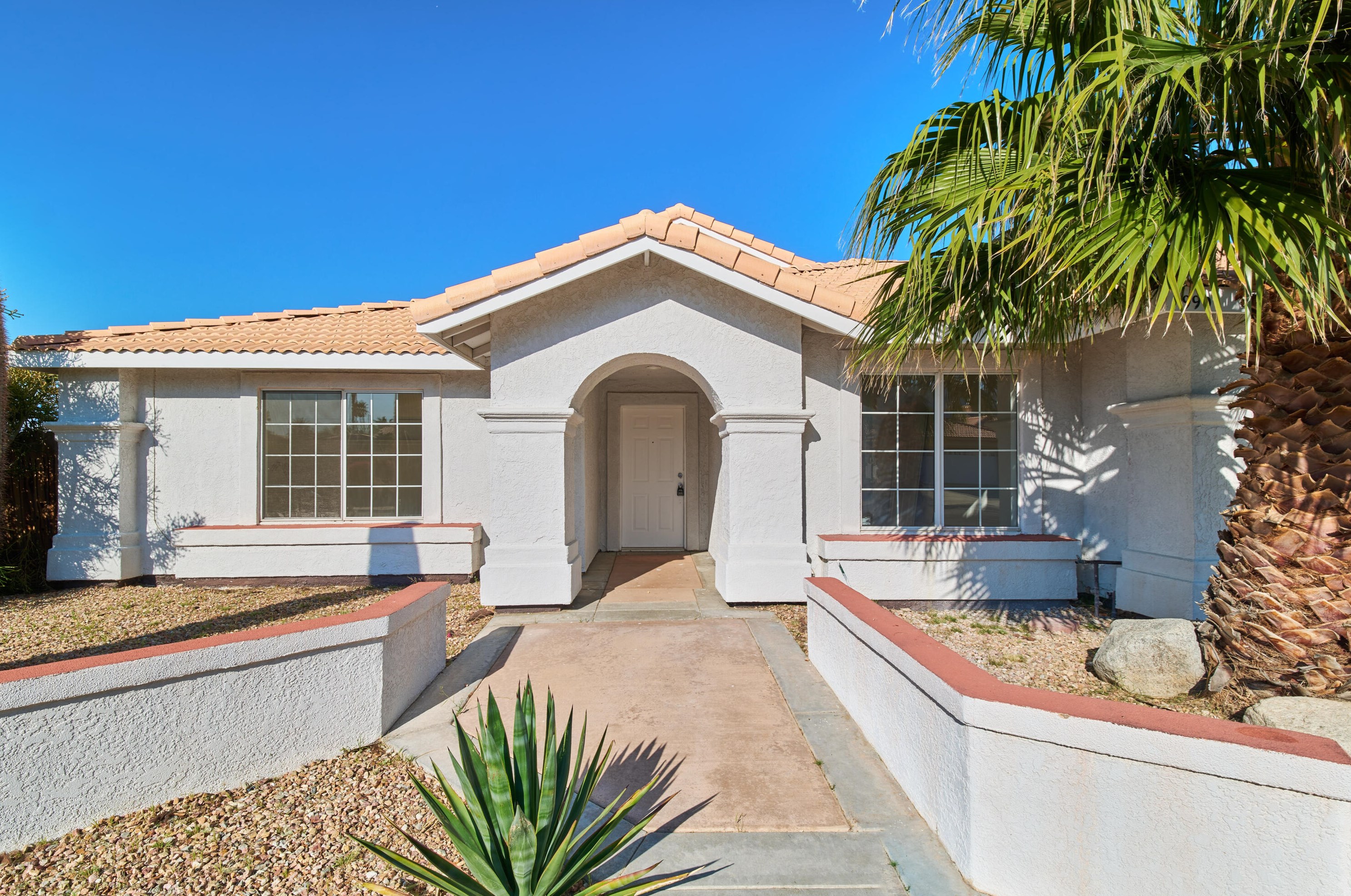 9901 Cholla Dr, Desert Hot Springs, CA 92240