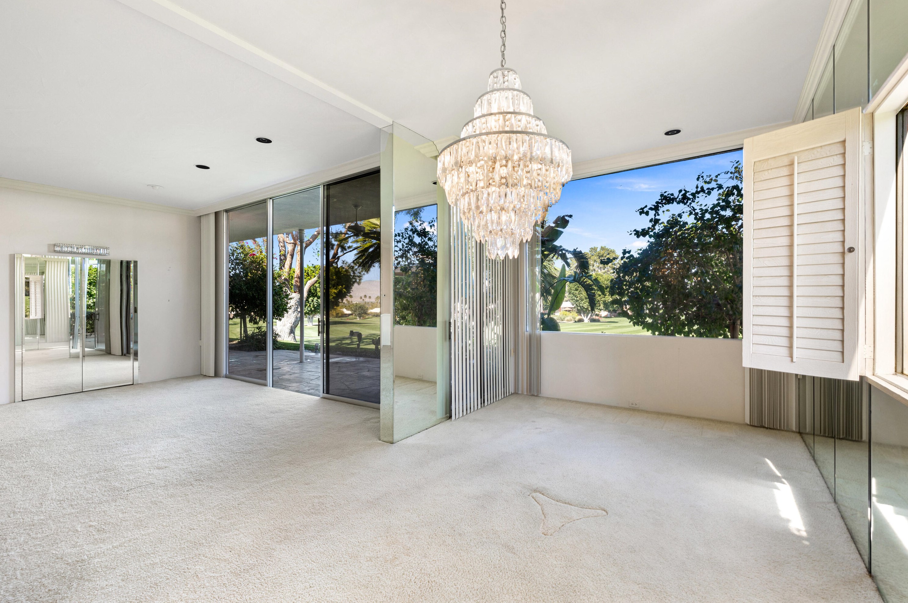 46860 Amir Dr, Palm Desert, CA 92260-5830