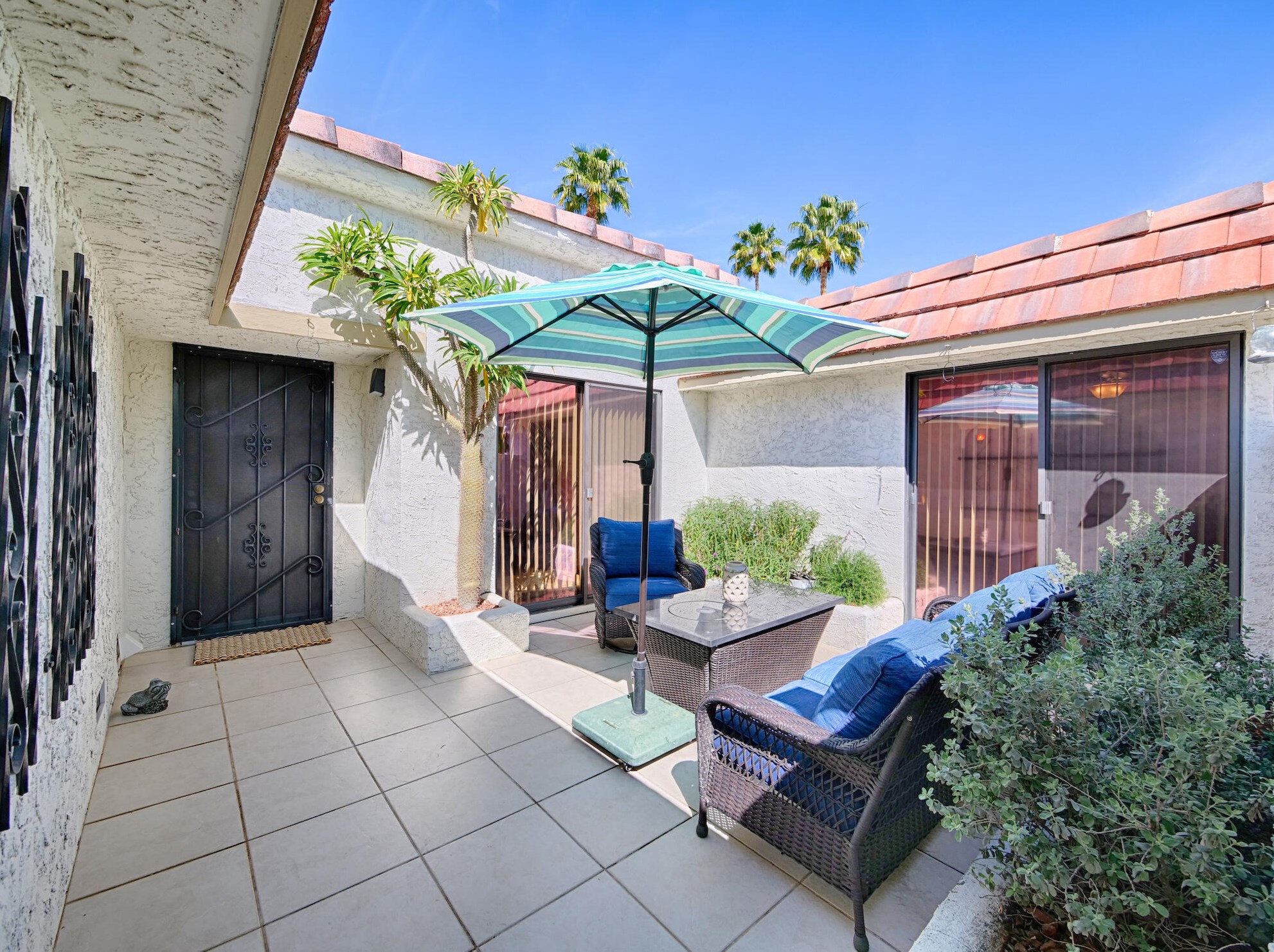 34481 Calle Las Palmas, Cathedral City CA  92234-6763 exterior