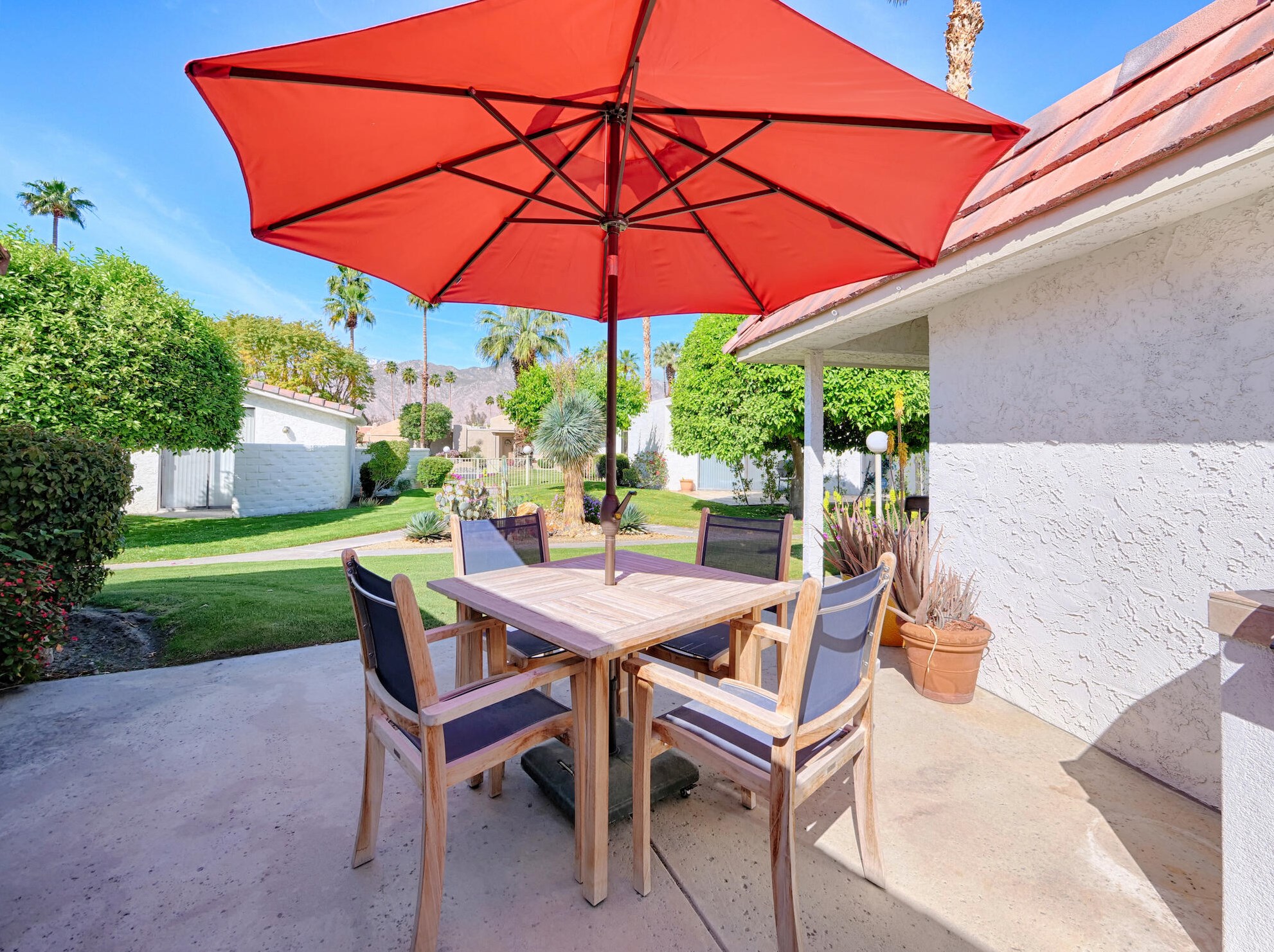 34481 Calle Las Palmas, Cathedral City CA  92234-6763 exterior