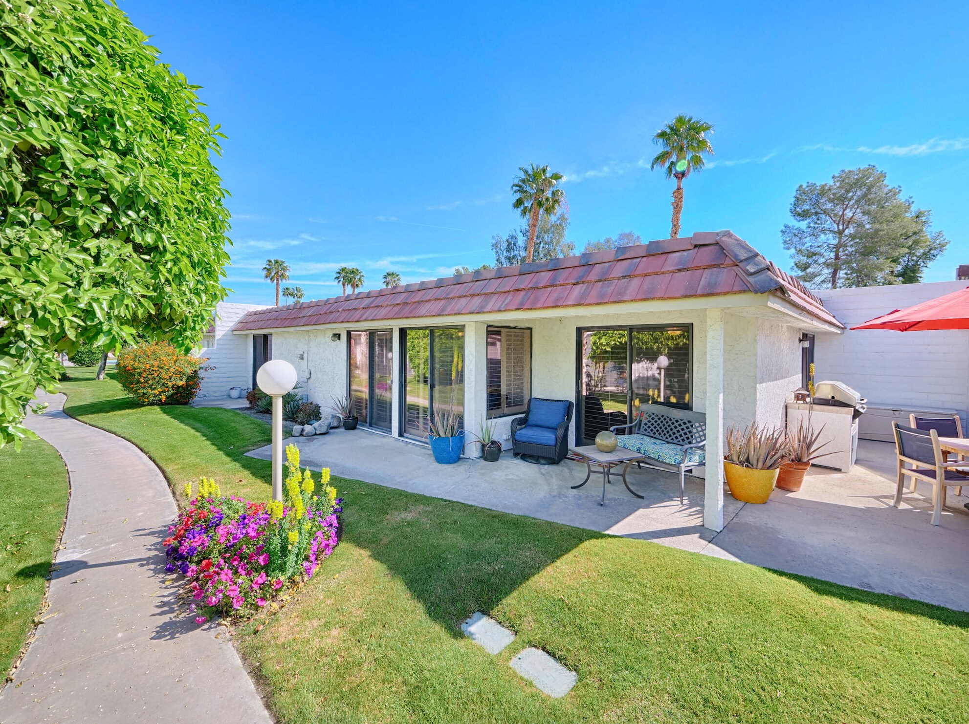 34481 Calle Las Palmas, Cathedral City CA  92234-6763 exterior