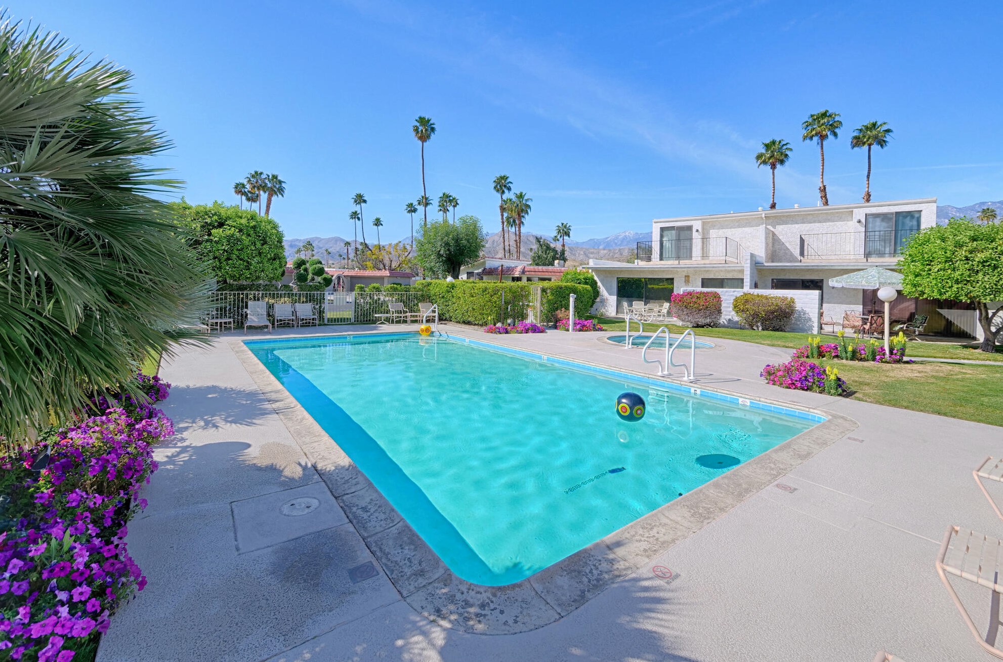 34481 Calle Las Palmas, Cathedral City CA  92234-6763 exterior