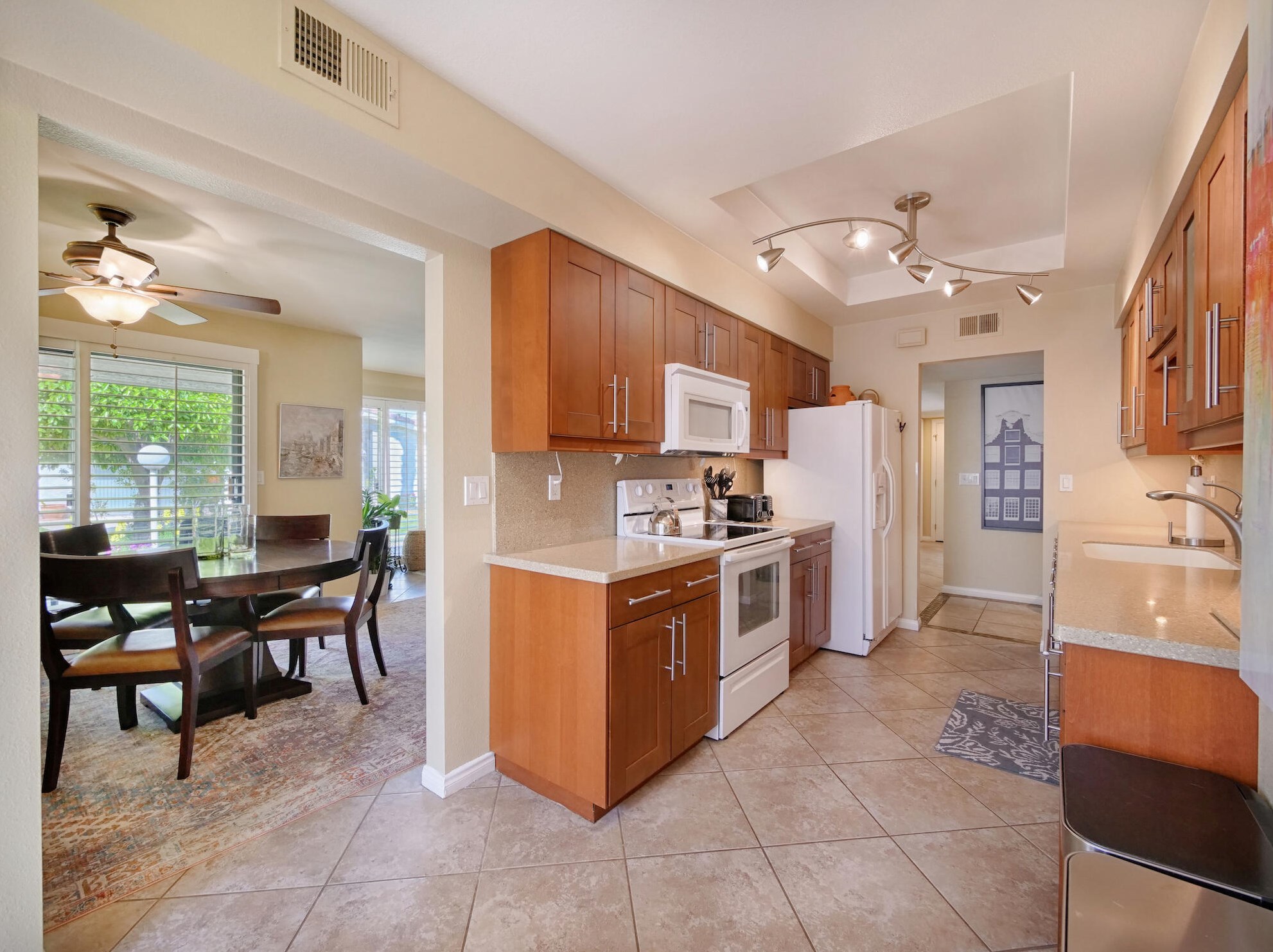 34481 Calle Las Palmas, Cathedral City CA  92234-6763 exterior