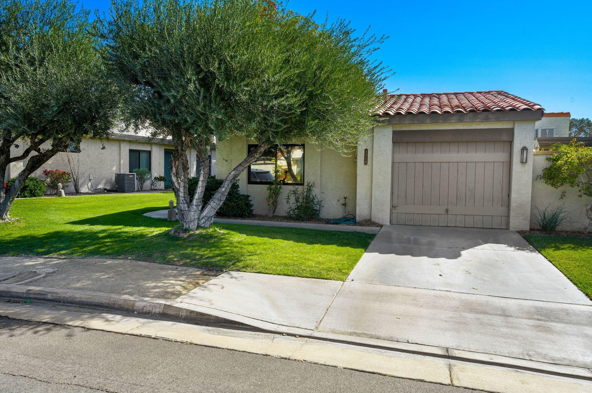 1310 Via Tenis, Palm Springs, CA 92262-5373