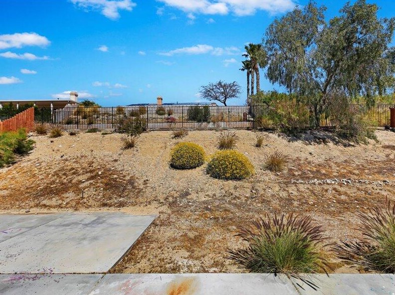 13710 Hacienda Heights Dr, Desert Hot Springs CA  92240-6584 exterior