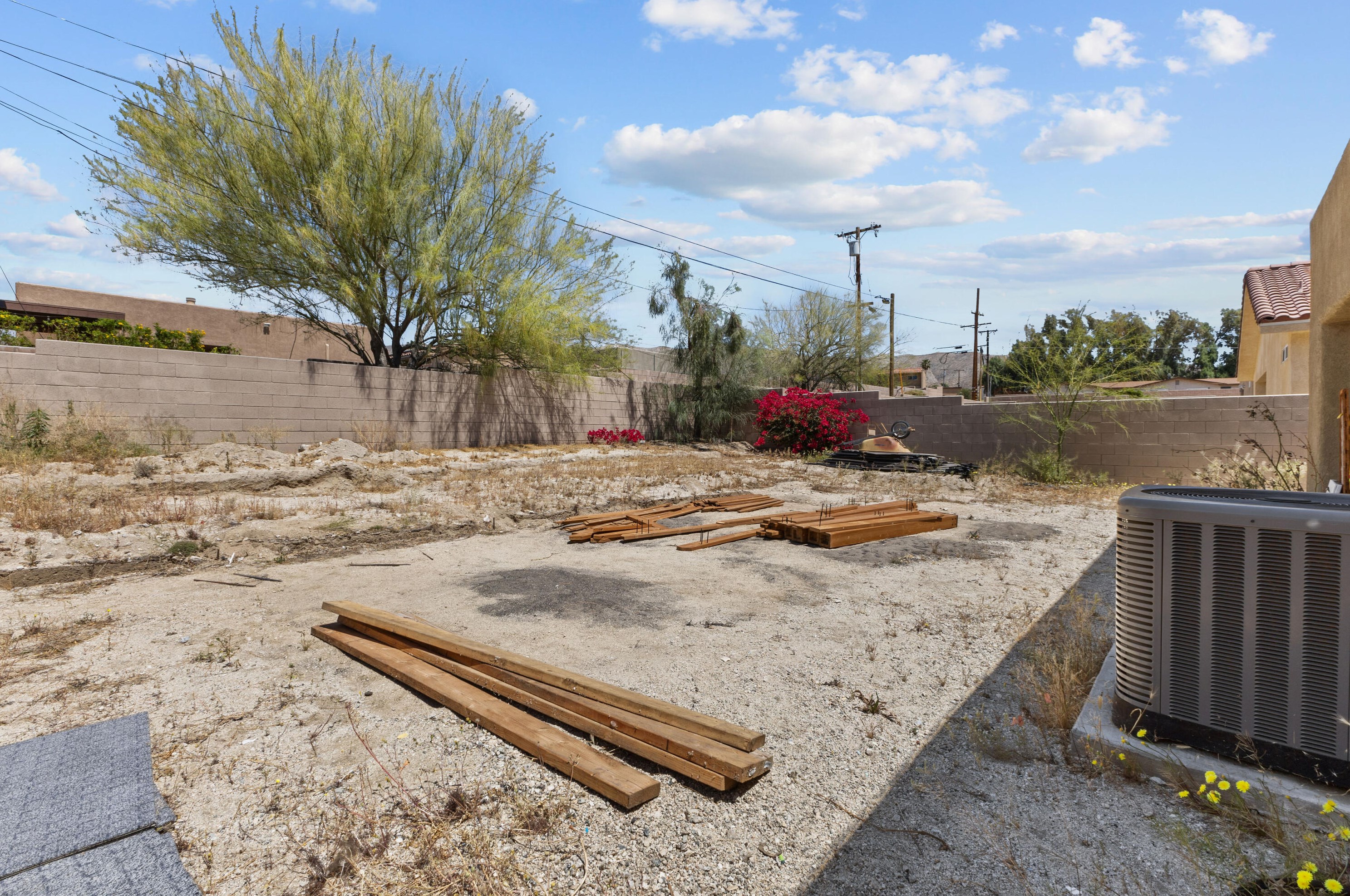 66734 4th St, Desert Hot Springs CA  92240-3205 exterior