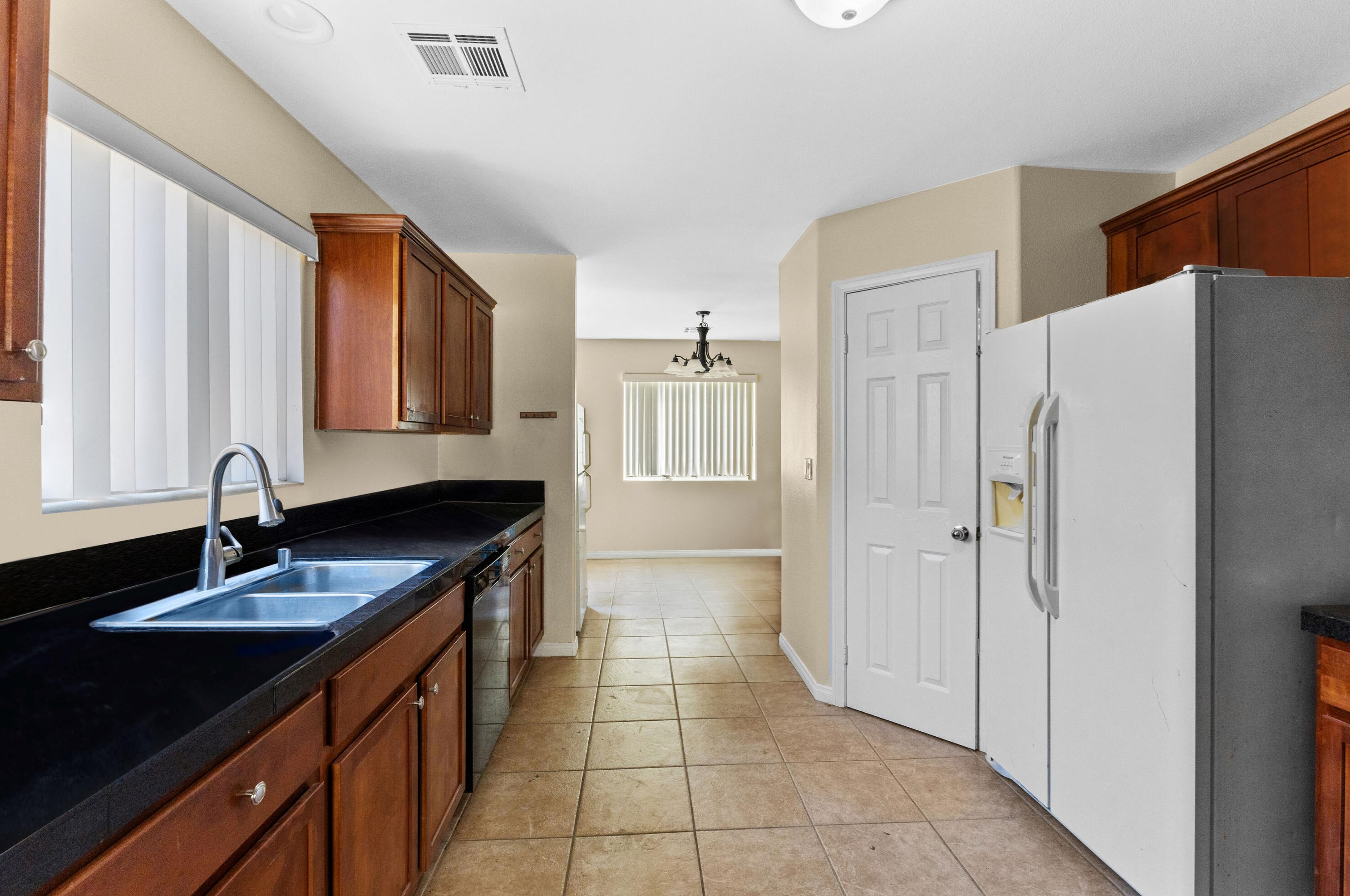 66734 4th St, Desert Hot Springs CA  92240-3205 exterior