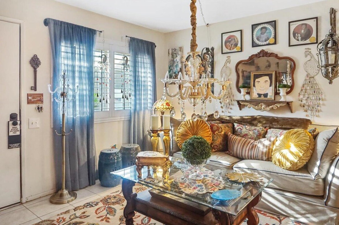 365 N Saturmino Dr #16, Palm Springs, CA 92262